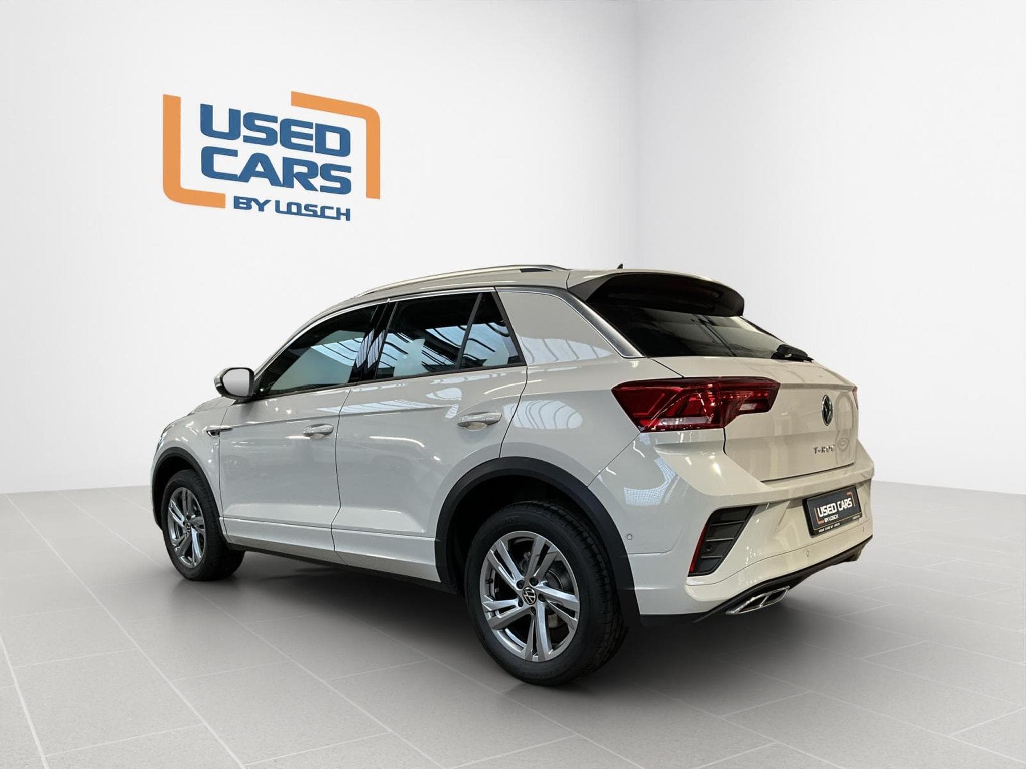 VW T-Roc R-Line+DSG+Pano+RearView (2024) - Photo 6