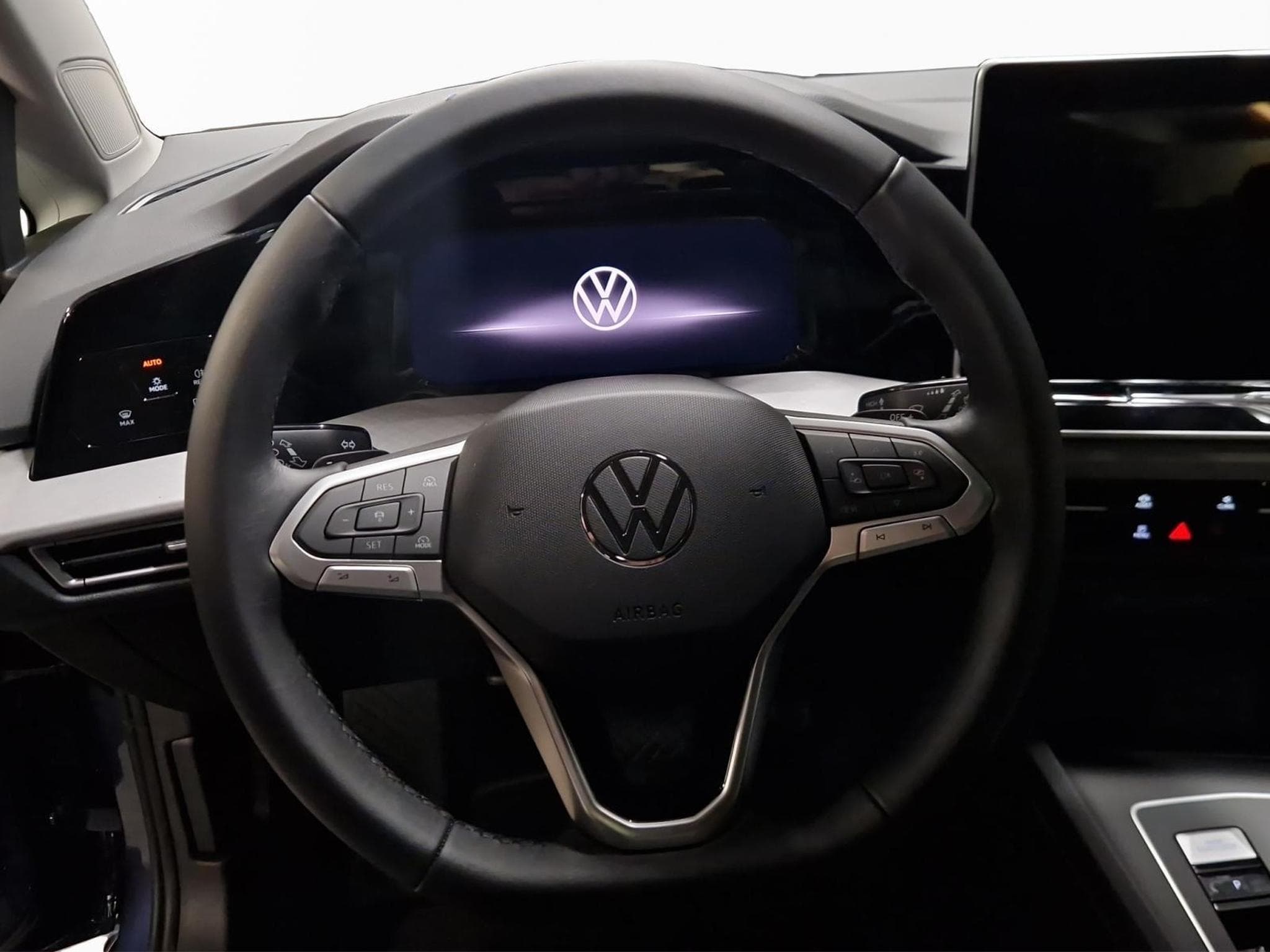 VW Golf LIFE (2026) - Photo 10