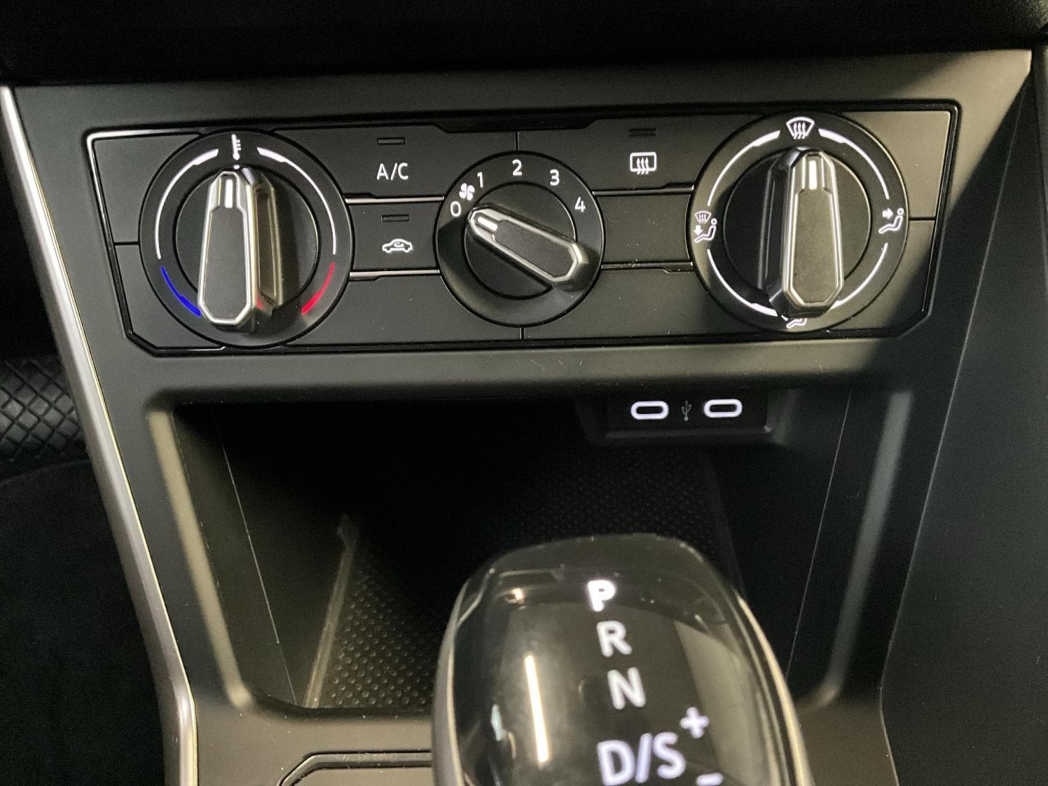 VW Polo Life+DSG+LED+Digi+RearView (2023) - Foto 19