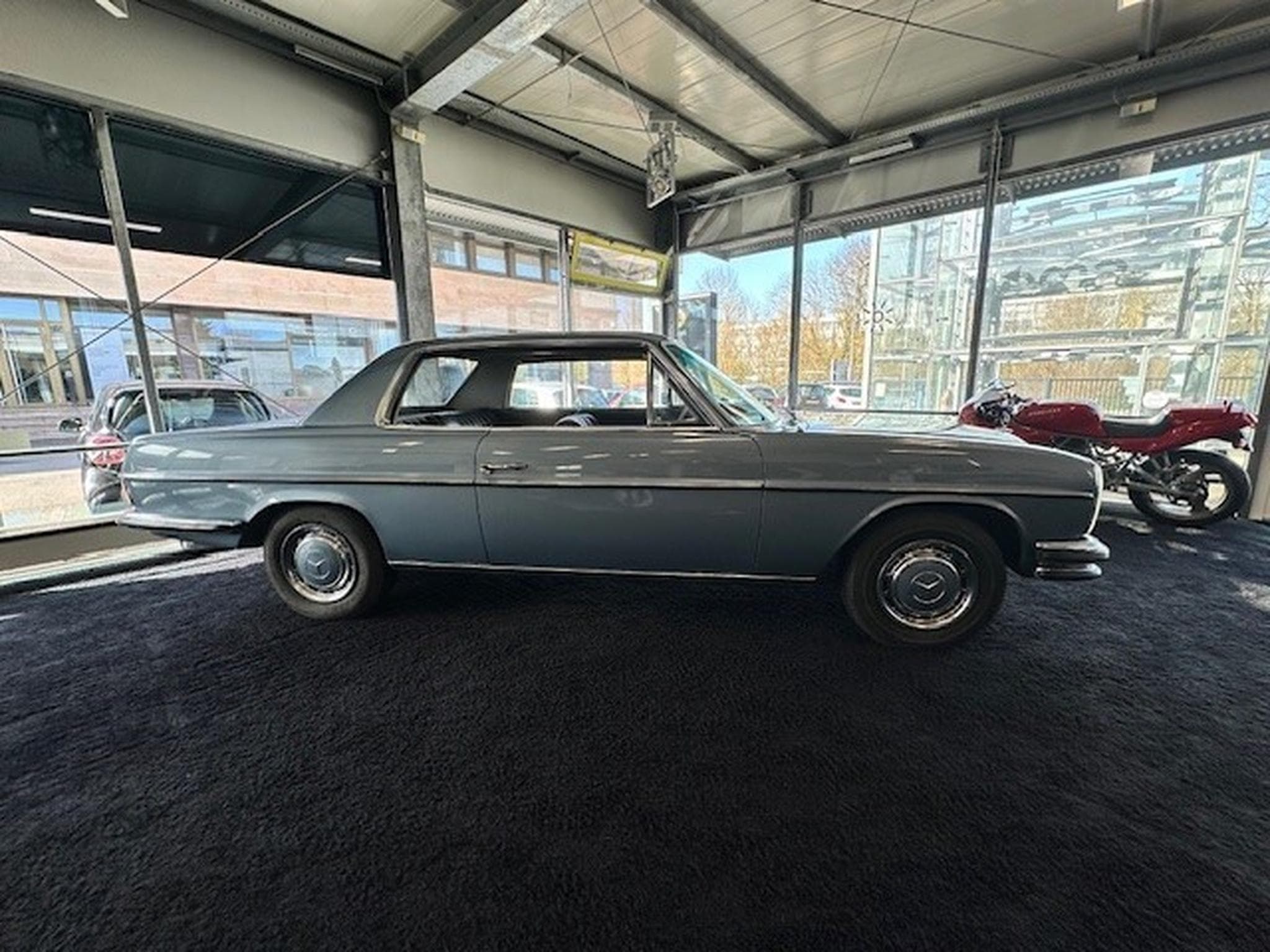 Mercedes 280 CE (1973) - Foto 4