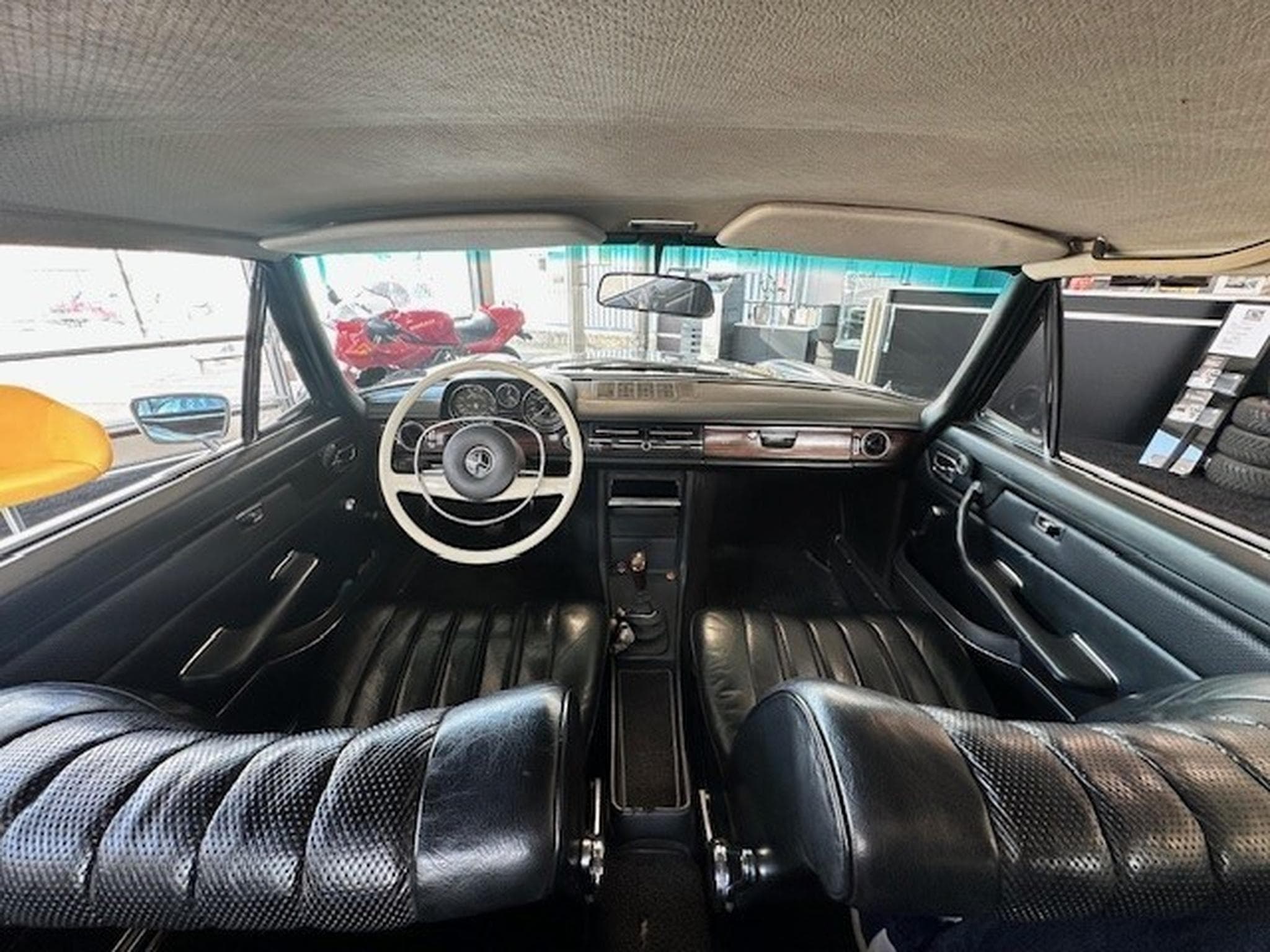 Mercedes 280 CE (1973) - Foto 7