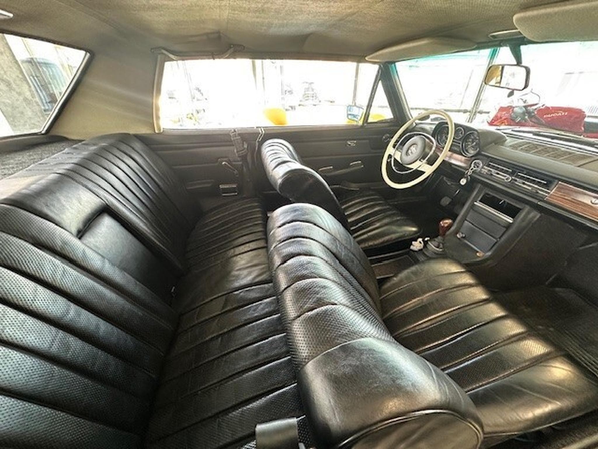 Mercedes 280 CE (1973) - Foto 9