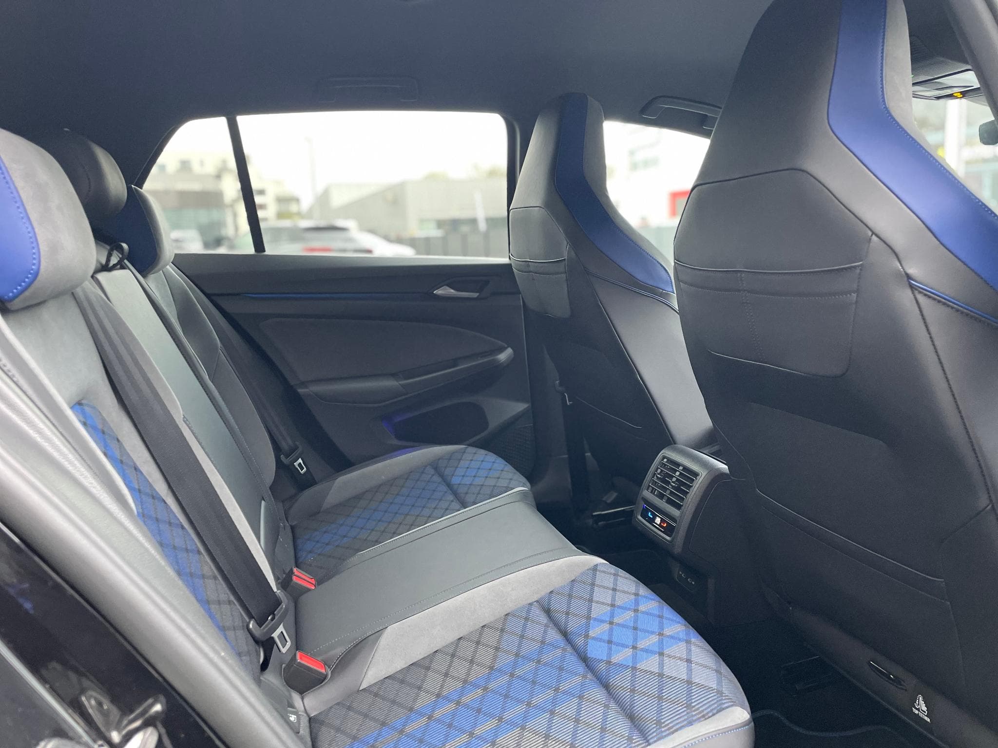 VW Golf 8 R DSG 4Motion Performance (2021) - Foto 5