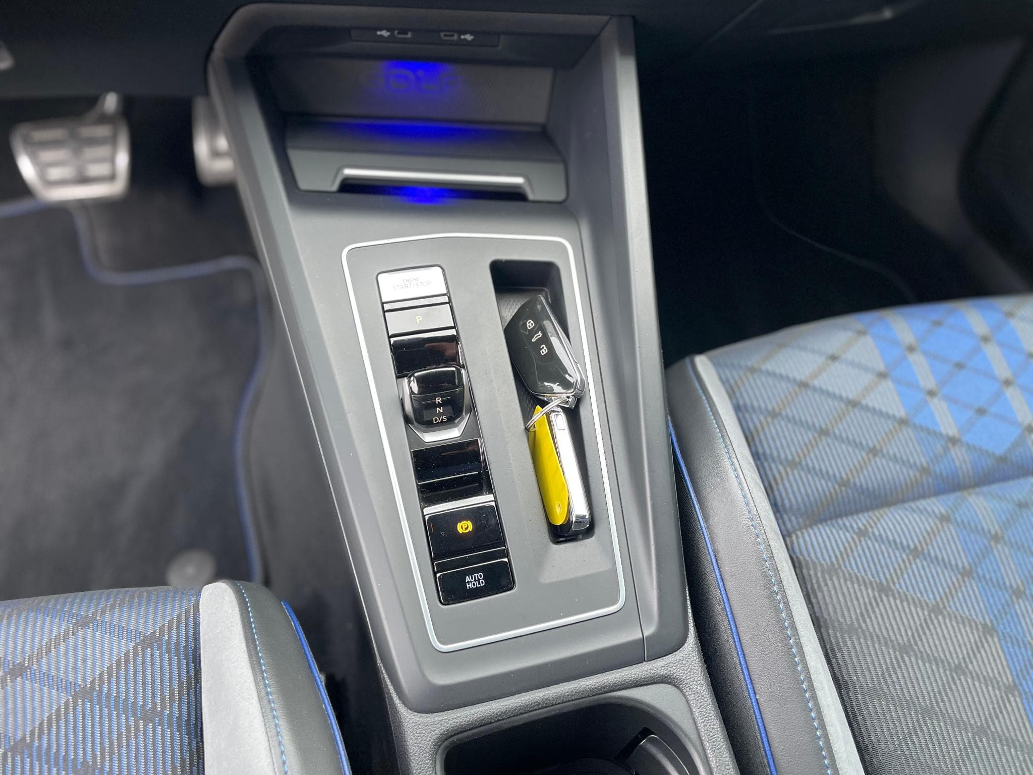 VW Golf 8 R DSG 4Motion Performance (2021) - Foto 10