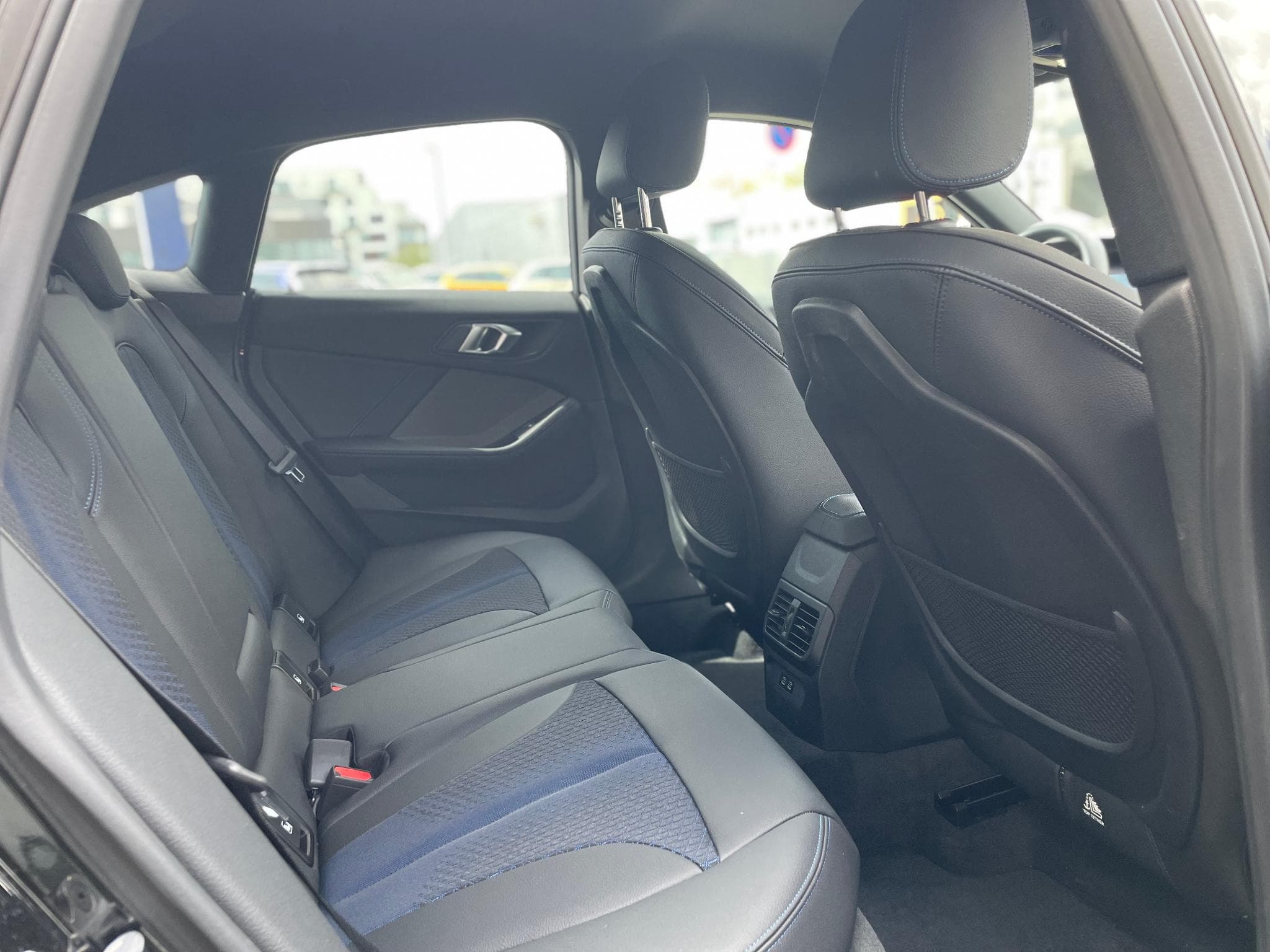 BMW 218 Gran Coupé i Pack M Auto (2024) - Foto 5