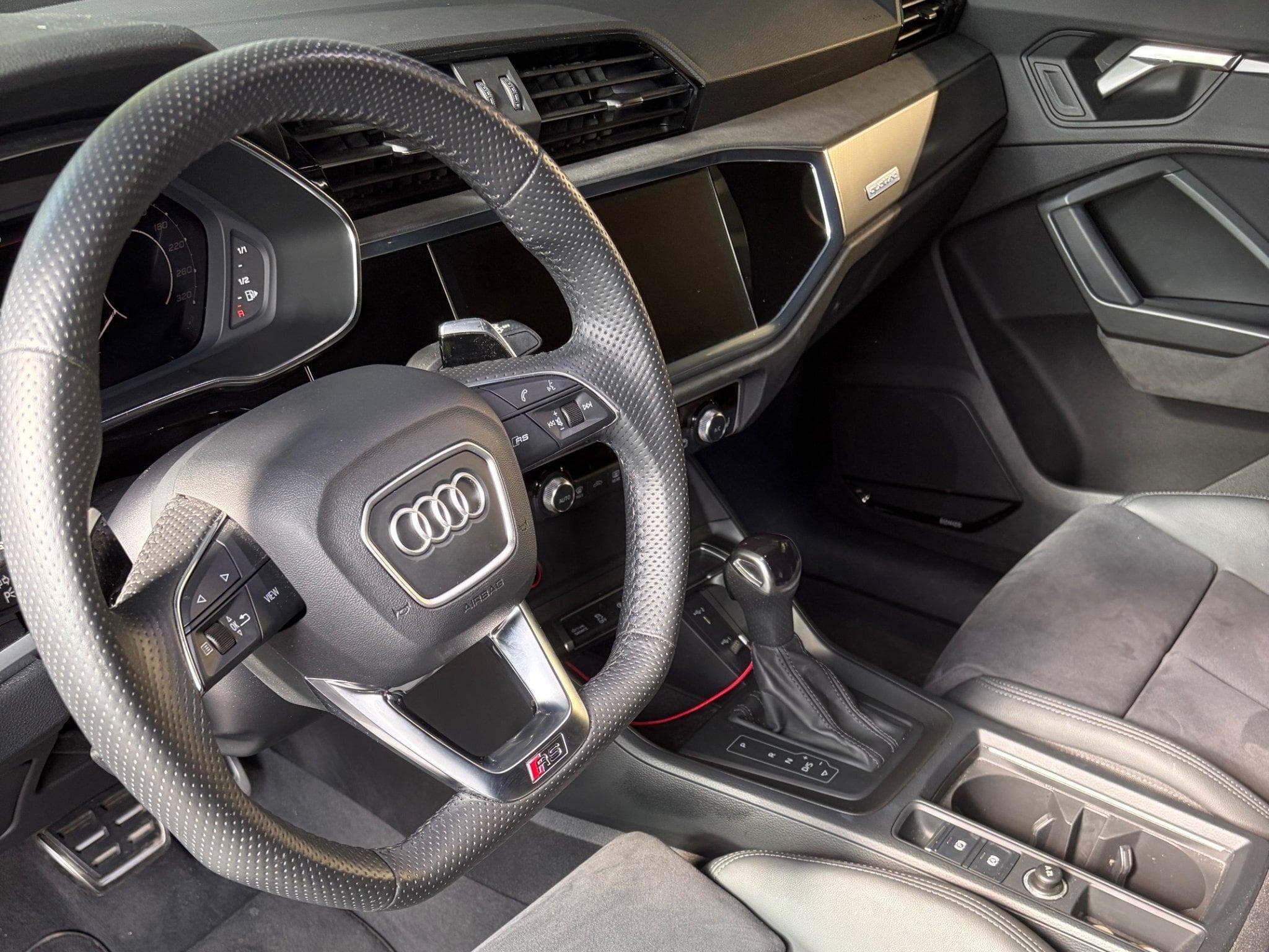 Audi RSQ3 Finition Chrome (2023) - Foto 3