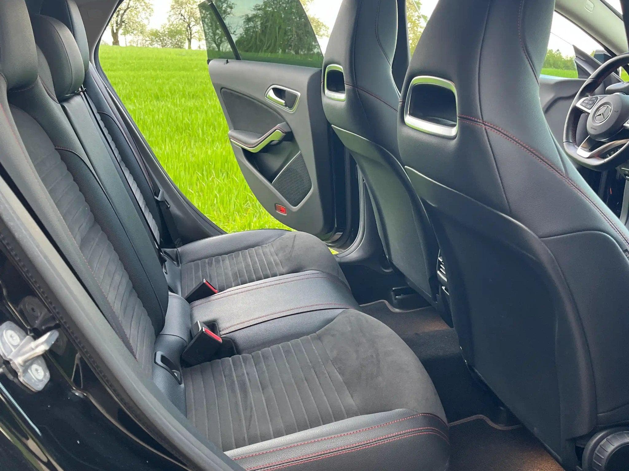 Mercedes CLA 180 Shooting Brake AMG Line - Panoramic (2019) - Foto 5