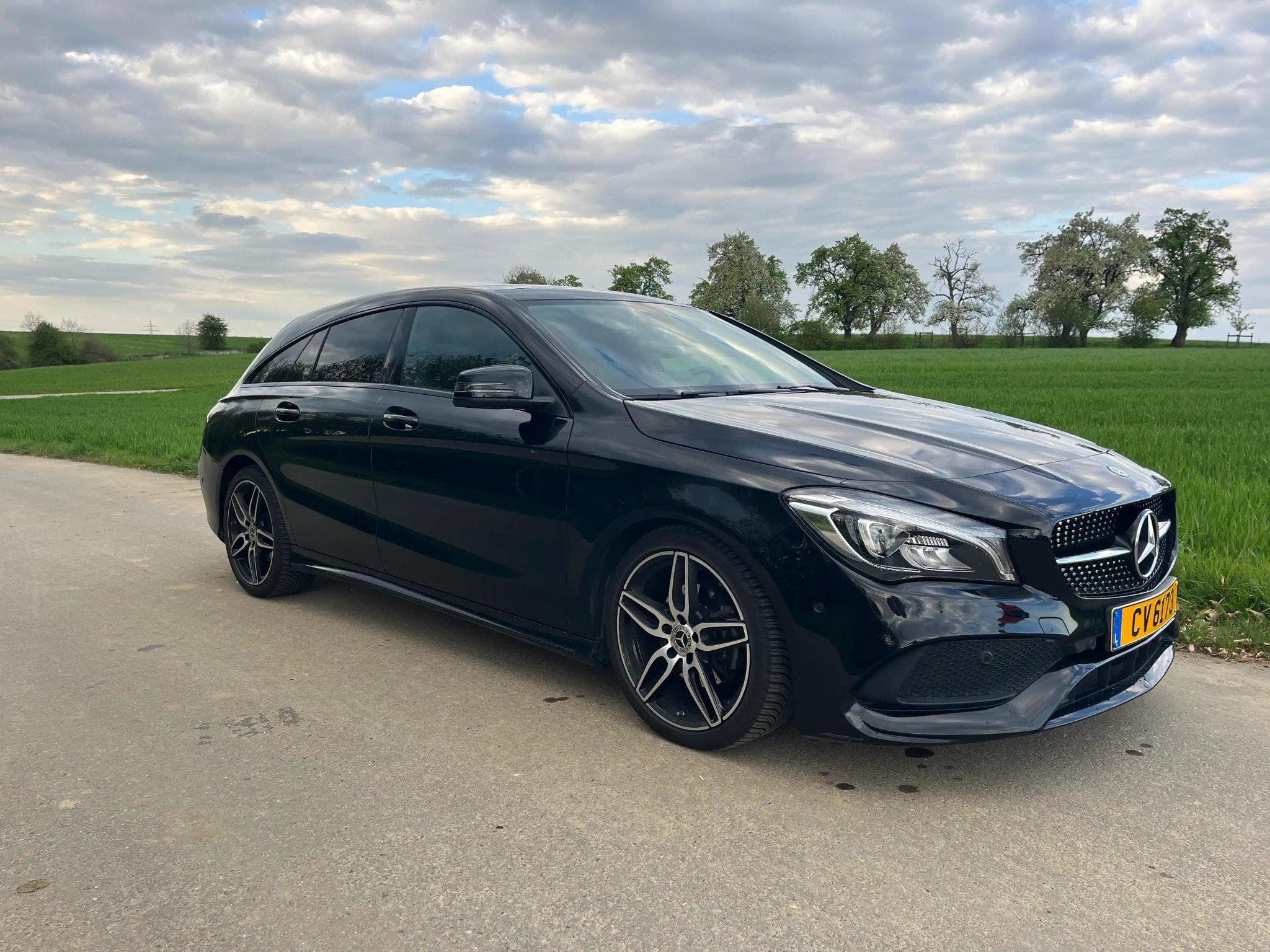 Mercedes CLA 180 Shooting Brake AMG Line - Panoramic (2019) - Foto 7