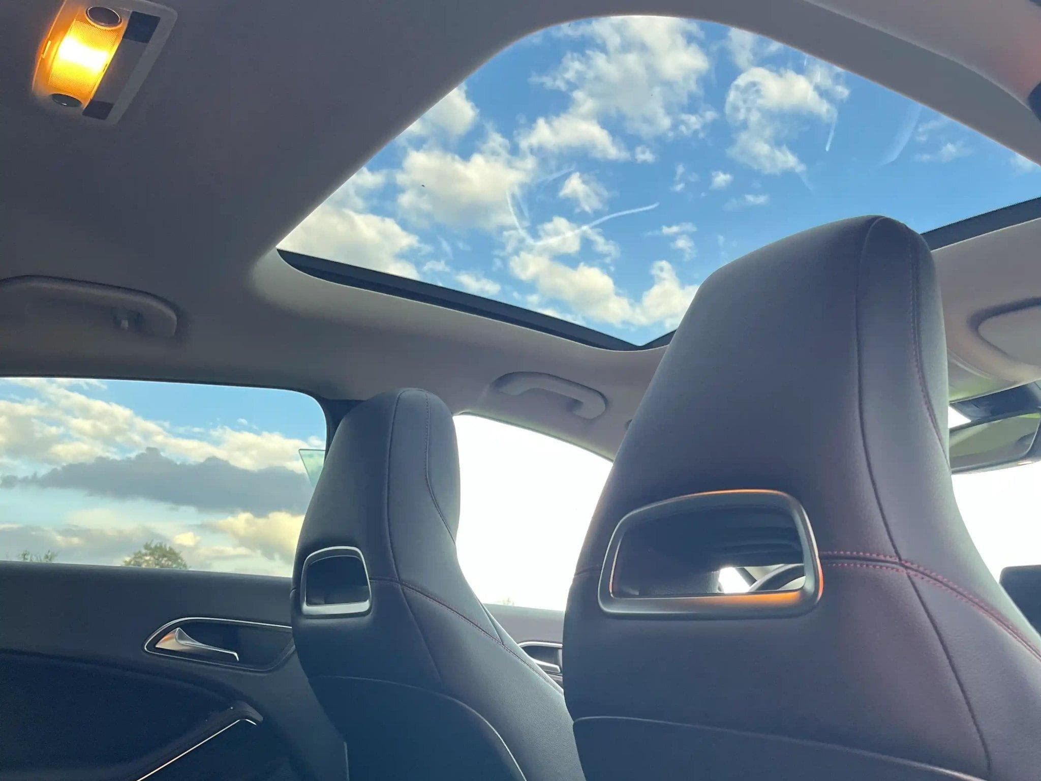 Mercedes CLA 180 Shooting Brake AMG Line - Panoramic (2019) - Foto 8