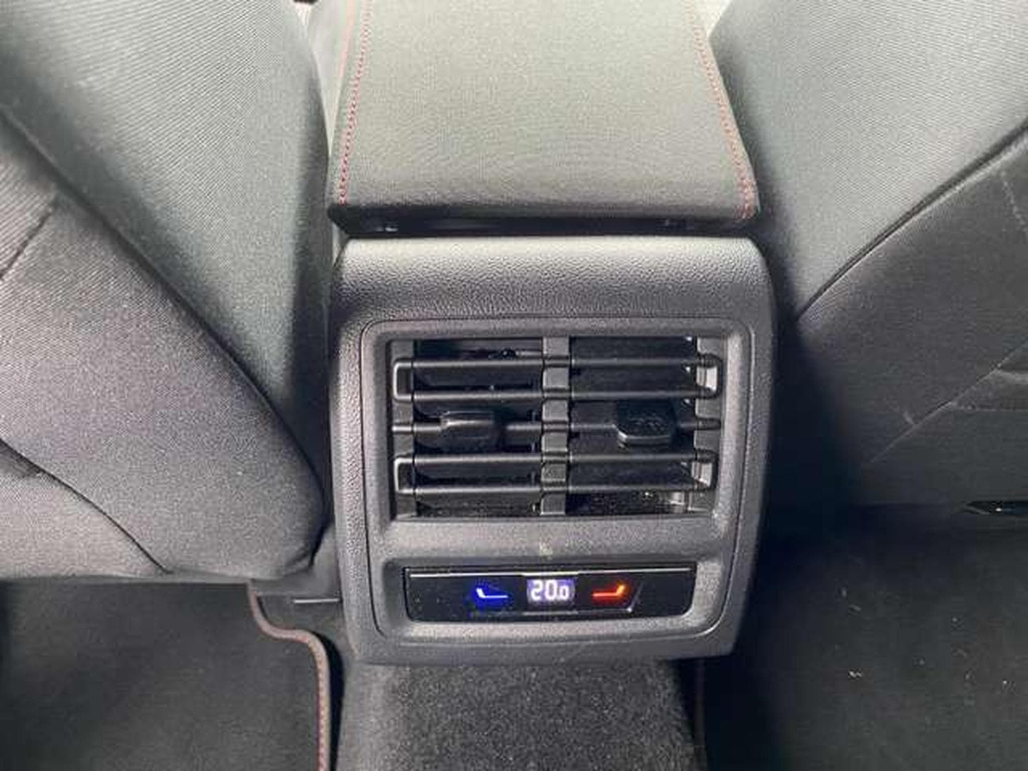 VW Golf 8 Performance DSG7 - JUSQU'A 48 MOIS DE GARANTIE (2022) - Foto 13