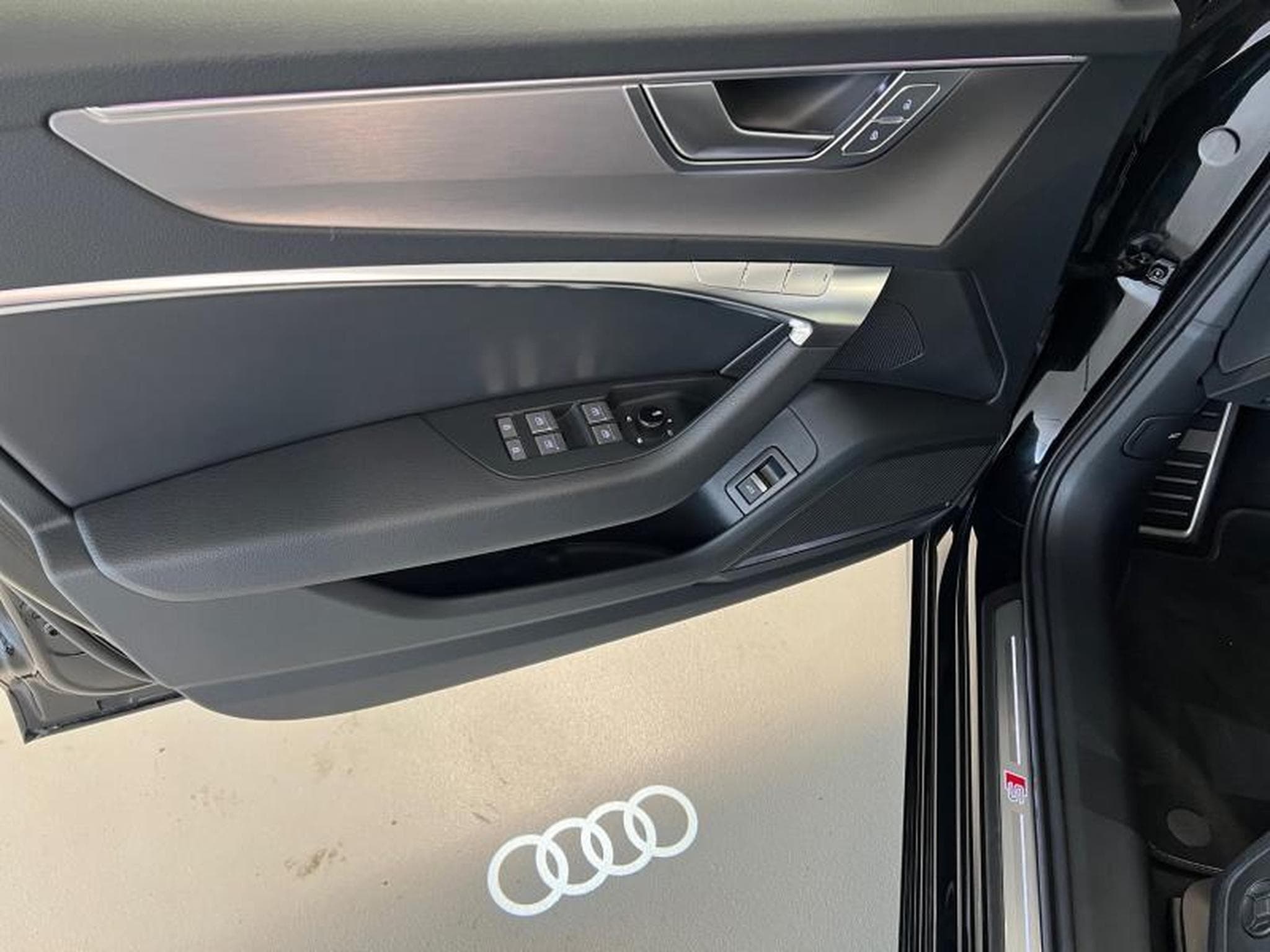 Audi A6 S-Line (2023) - Photo 17