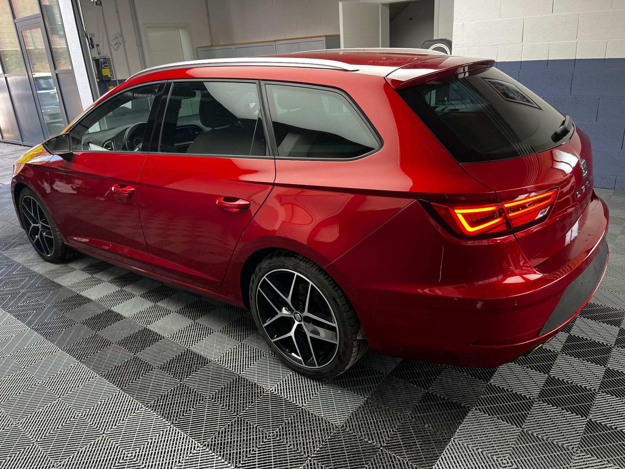 Seat Leon Tdi FR ST 184 DSG (2017) - Foto 8