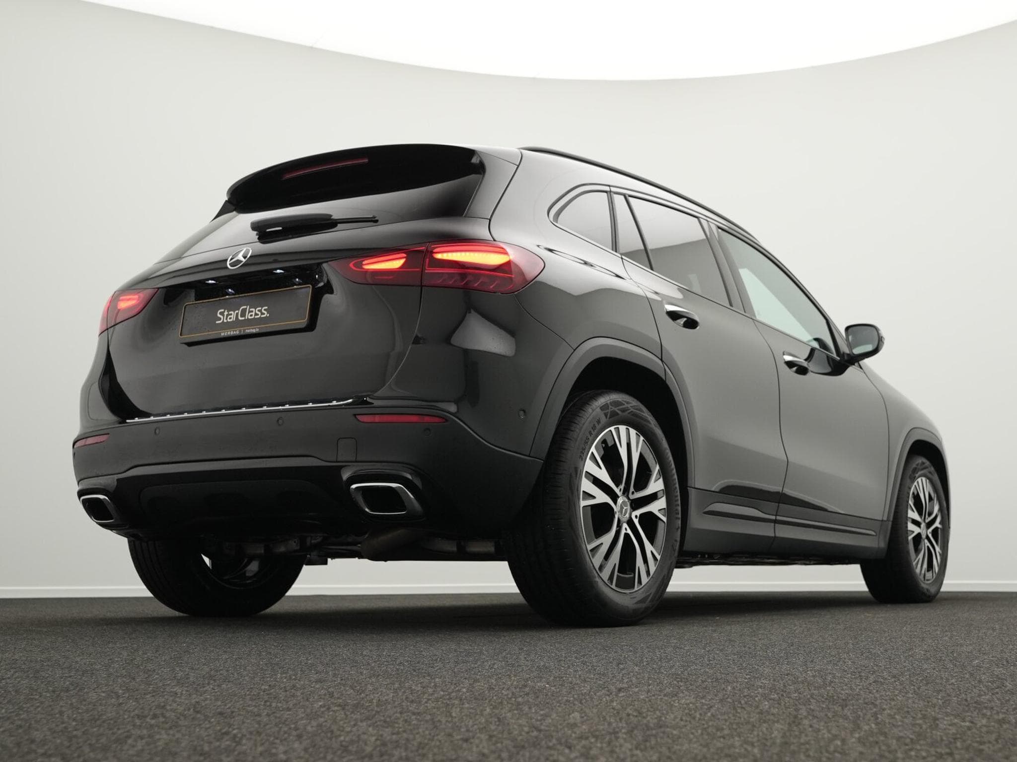 Mercedes GLA 180 d Progressive LED+Kamera+Night+MBUX (2025) - Photo 11