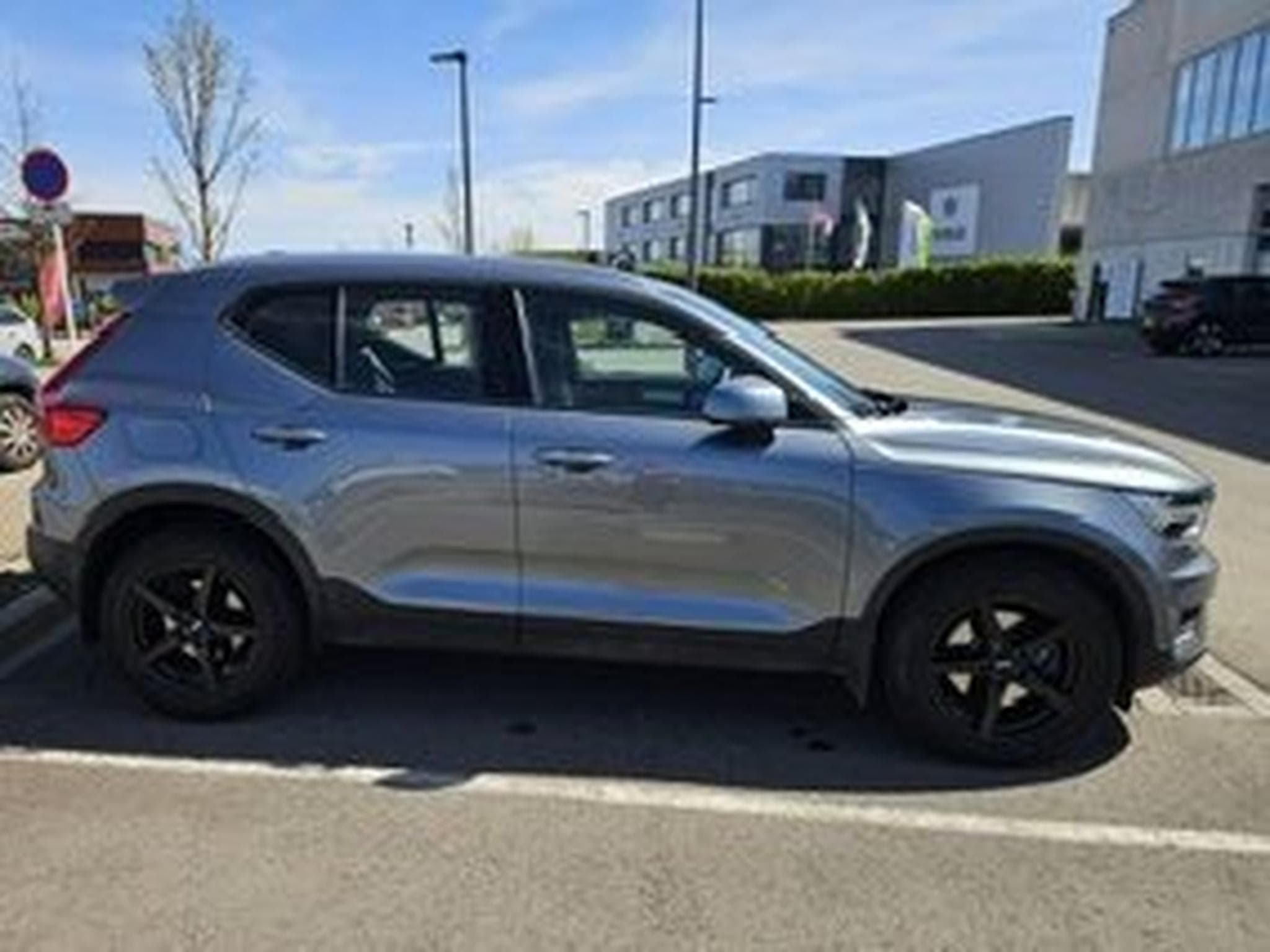 Volvo XC40 momentum T4 (2019) - Photo 2