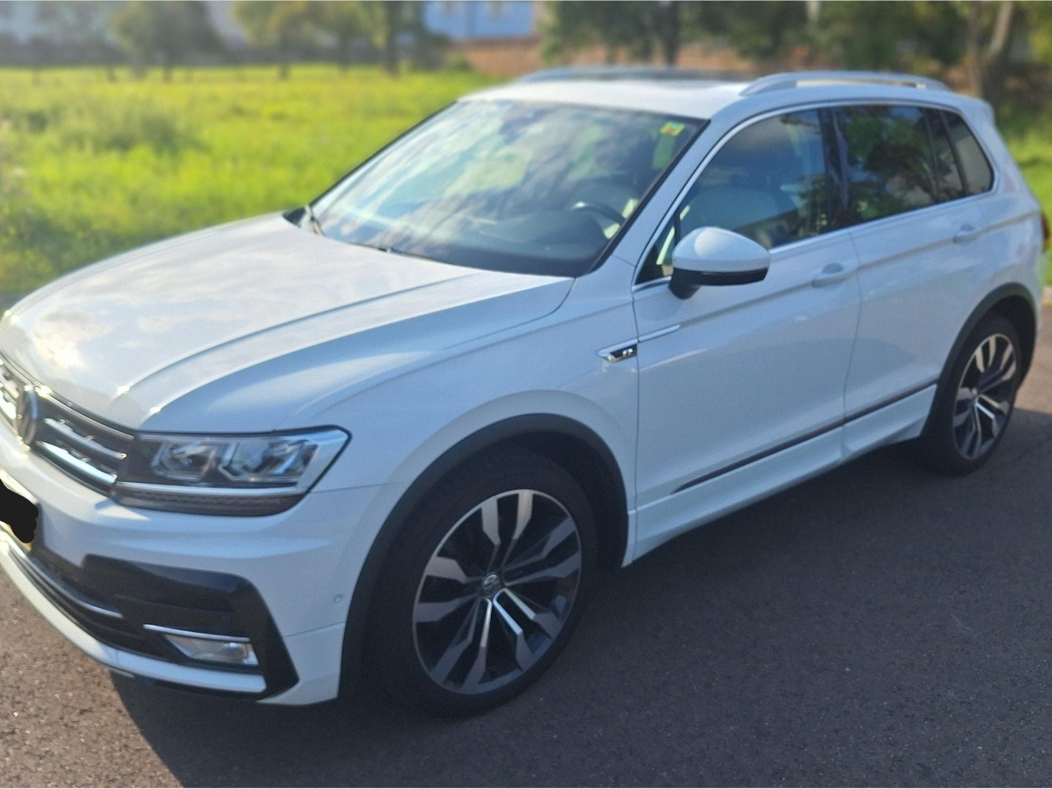 VW Tiguan R Line - 4Motion (2016) - Photo 2