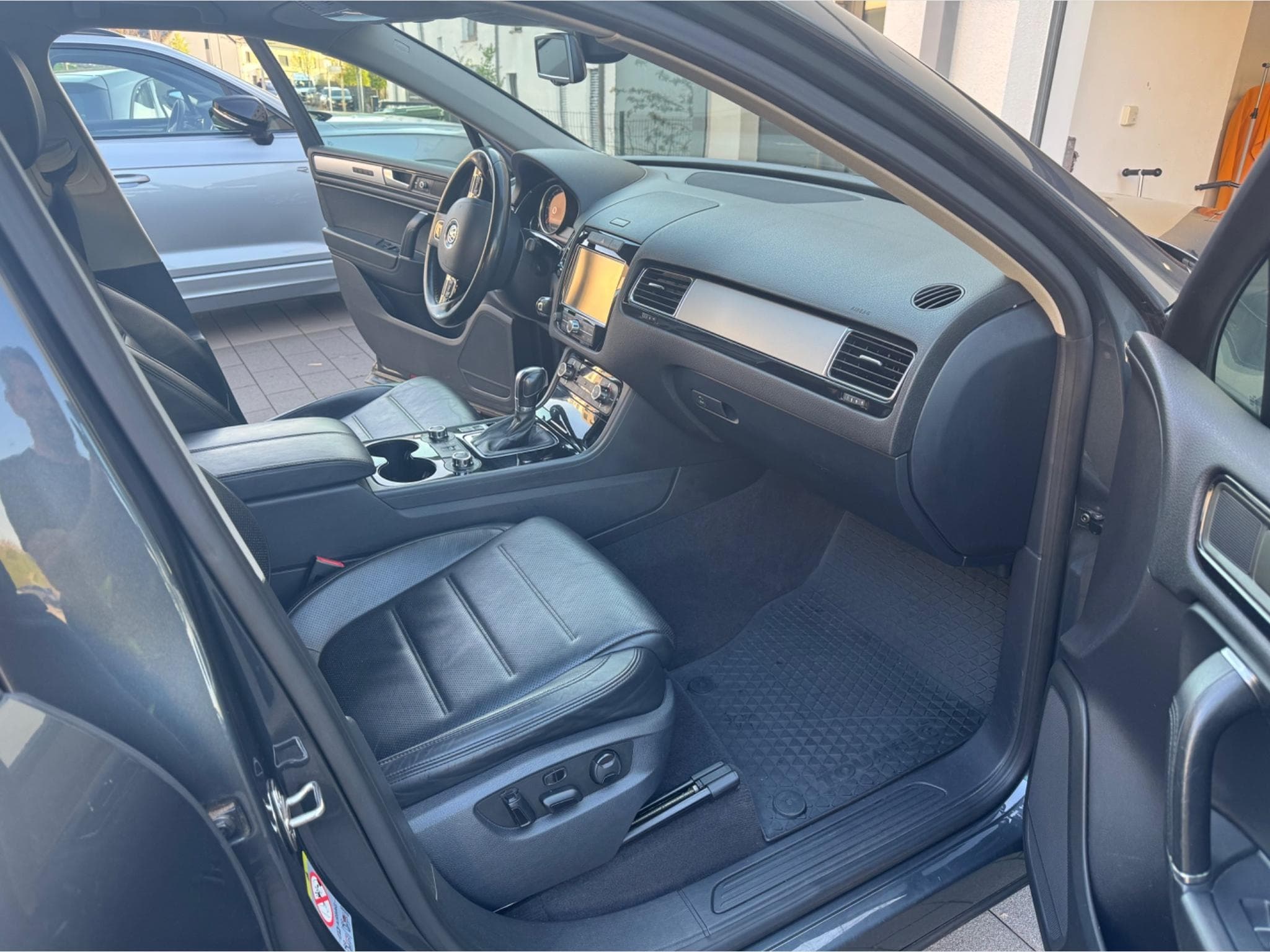 VW Touareg 3.0 Tdi 4x4 (2013) - Photo 8