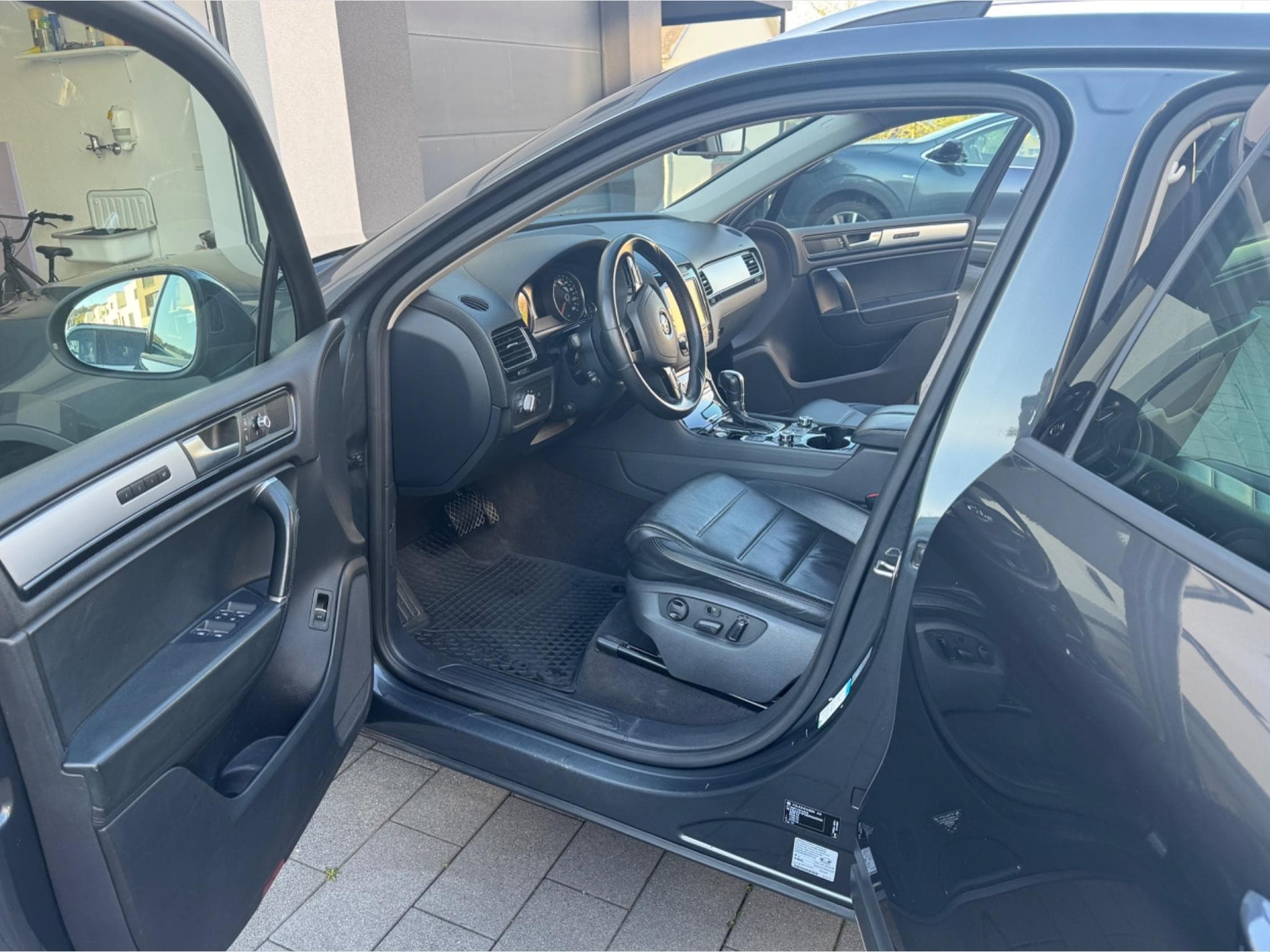 VW Touareg 3.0 Tdi 4x4 (2013) - Photo 9