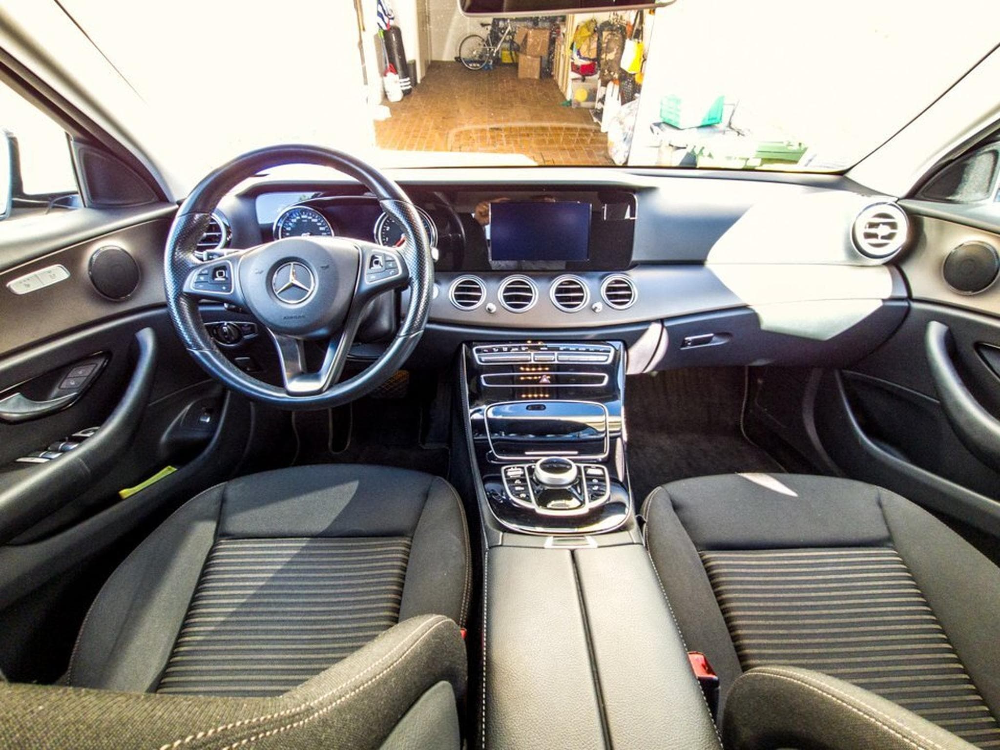 Mercedes E 200 4Matic Modèle T (2017) - Photo 11