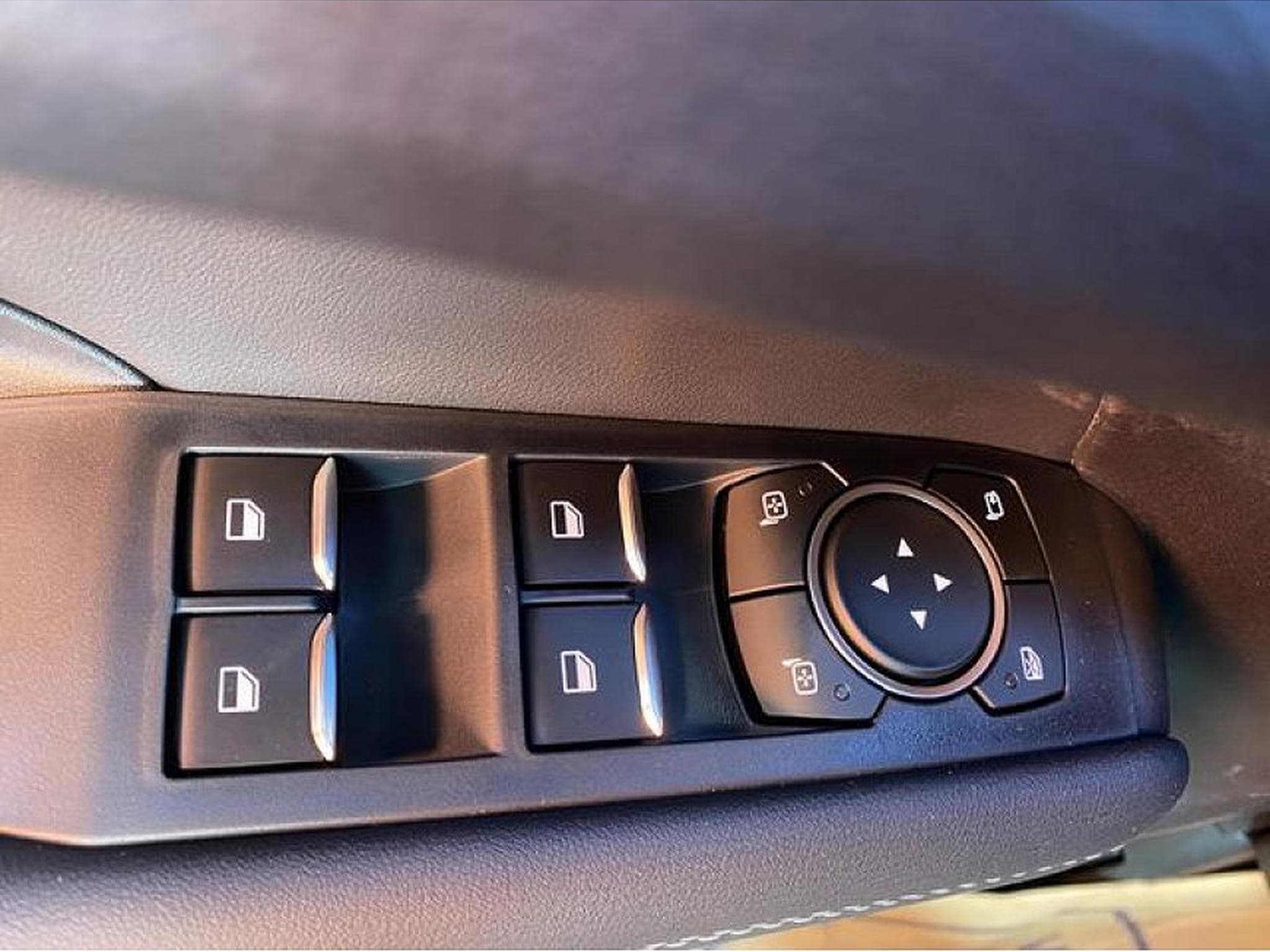 VW Amarok (2024) - Foto 16