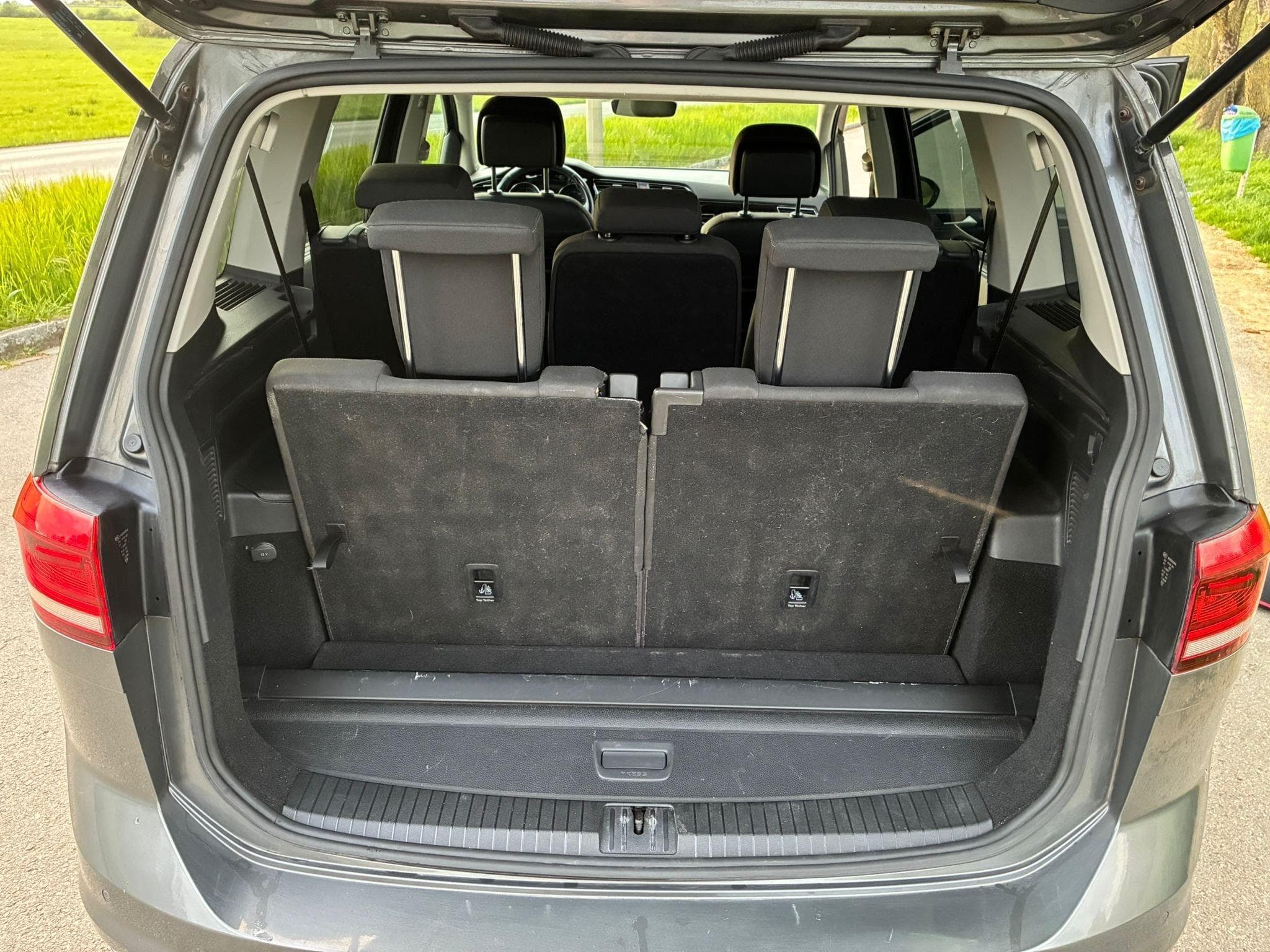 VW Touran 7 places (2015) - Photo 5