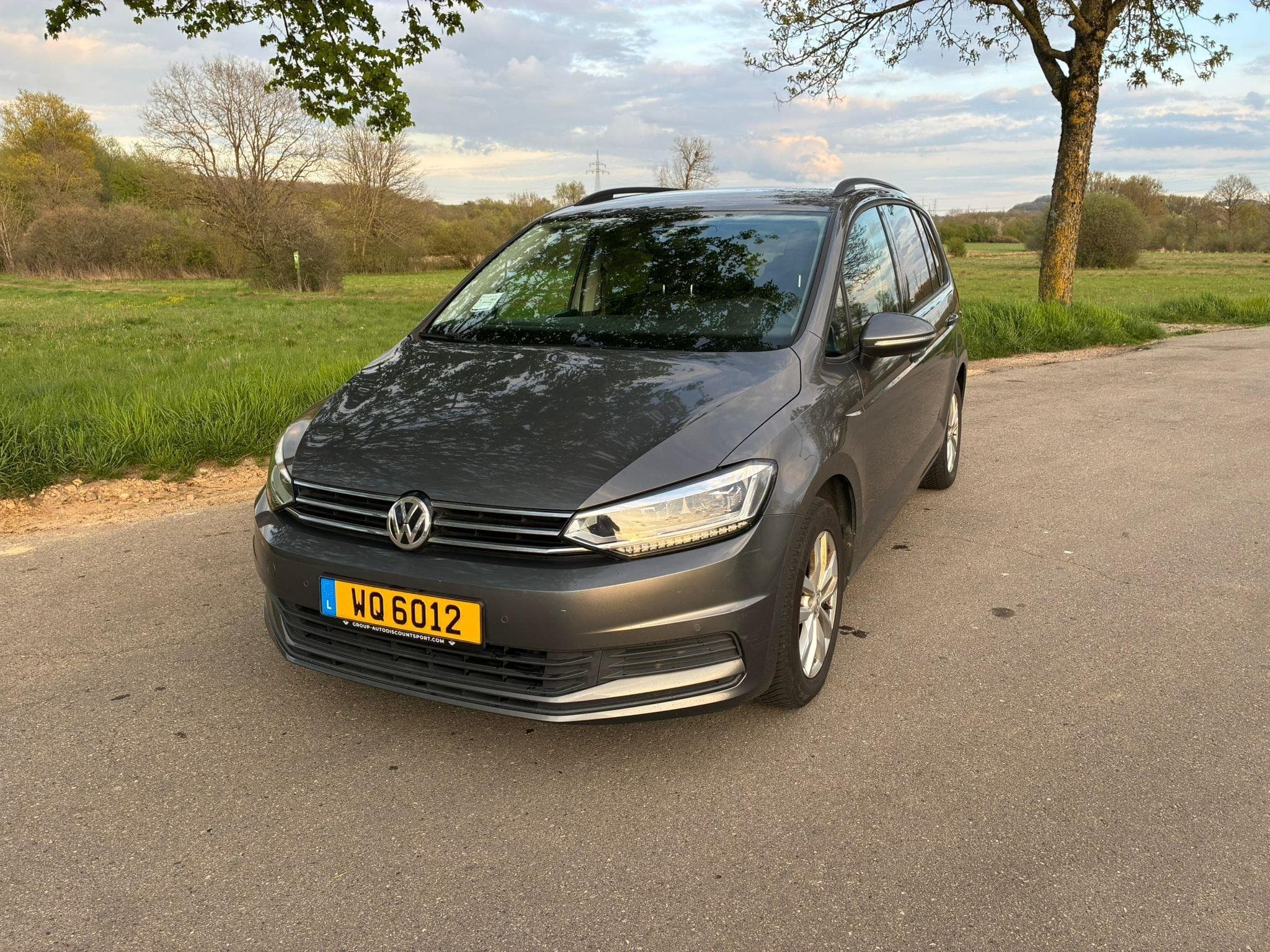 VW Touran 7 places (2015) - Photo 14