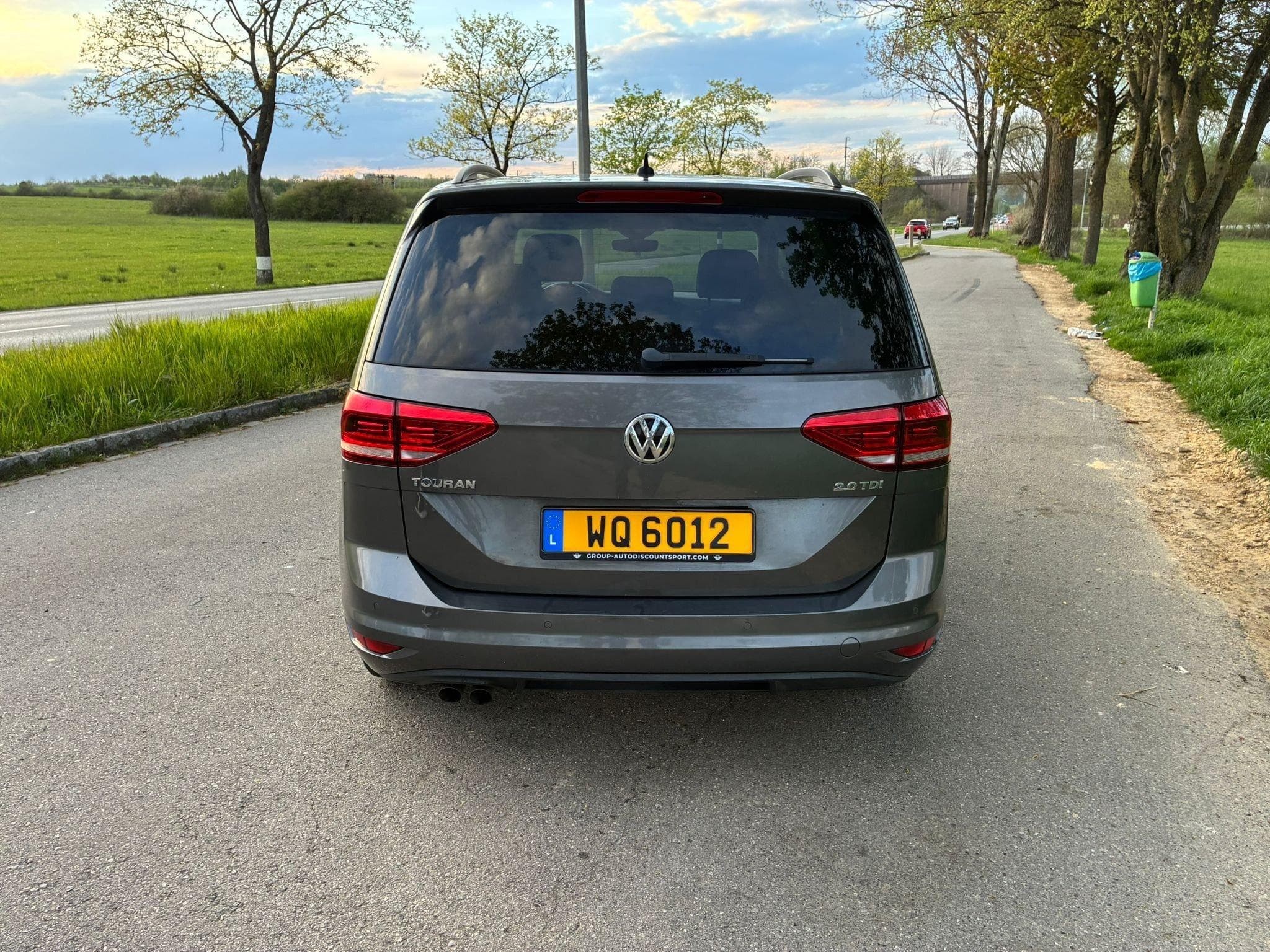 VW Touran 7 places (2015) - Photo 15