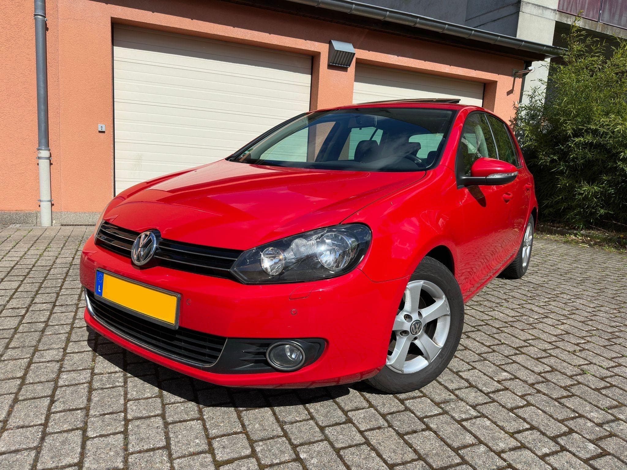 VW Golf 2.0 Tdi (2009) - Photo 2