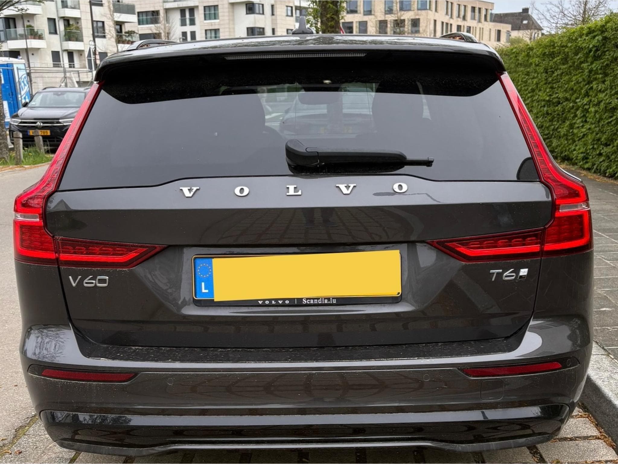 Volvo V60 T6 (2024) - Photo 2