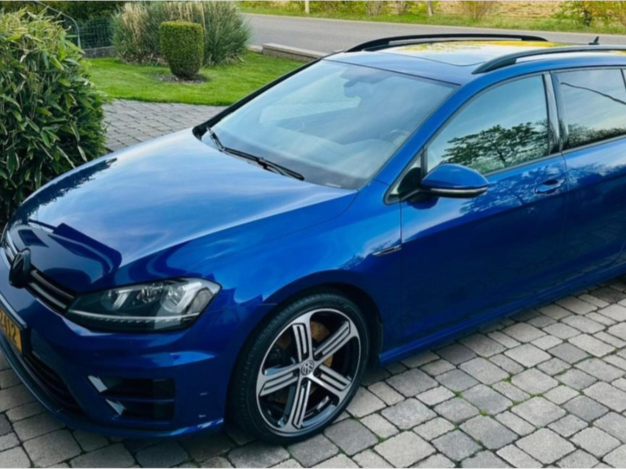 VW Golf 7 R Variant (2016) - Photo 1