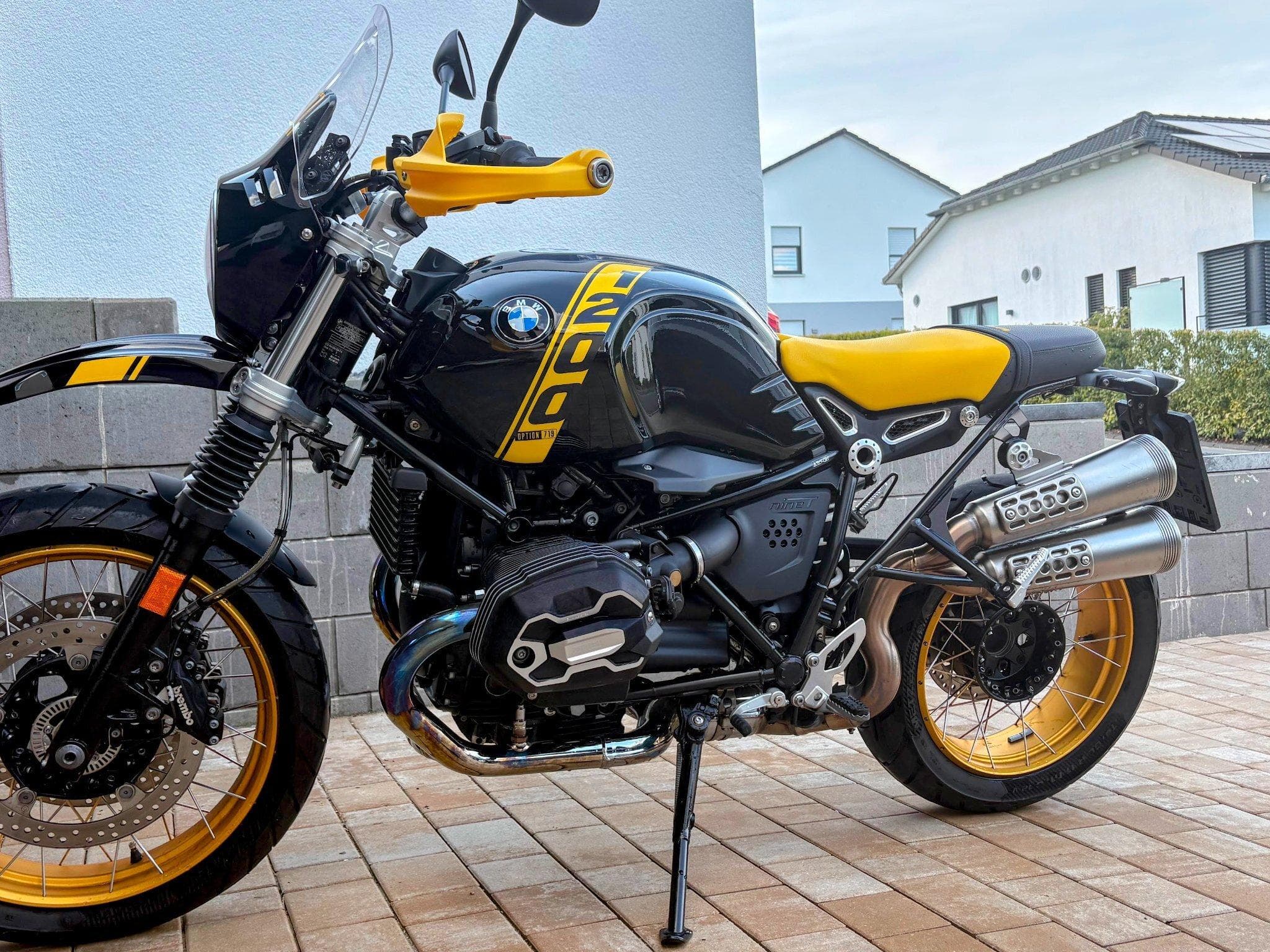 BMW R RNINE T URBAN GS 40 YEARS EDITION (2022) - Photo 2