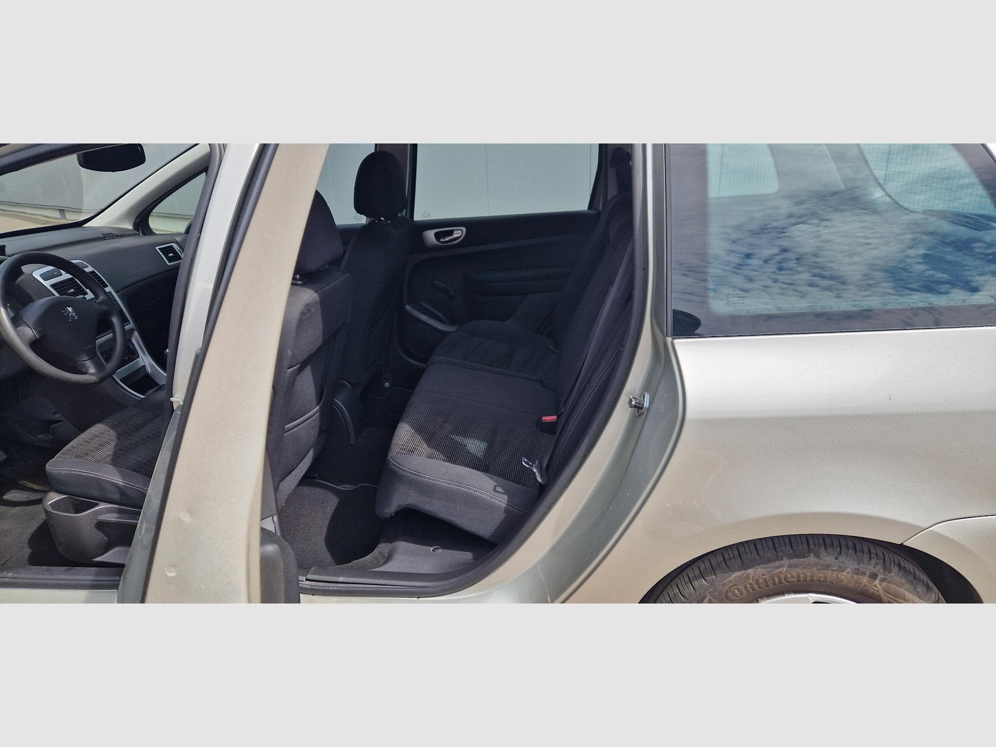 Peugeot 307 SW 1.6 Hdi design 90ch (2007) - Photo 10