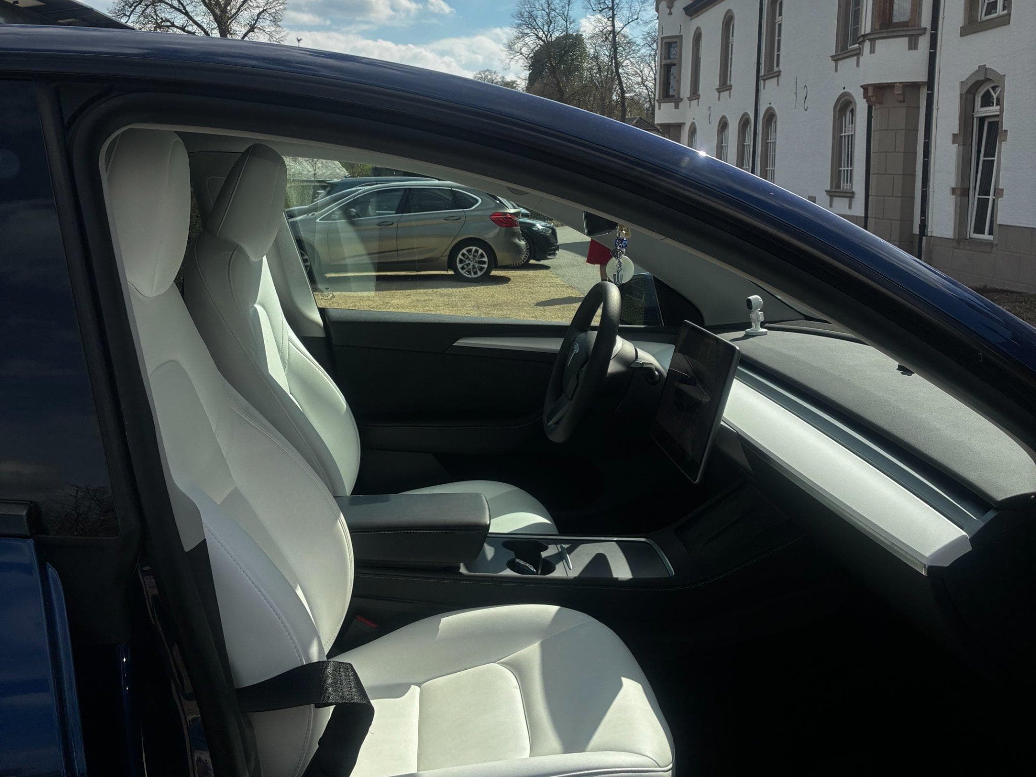 Tesla Model Y Propulsion (2023) - Photo 2