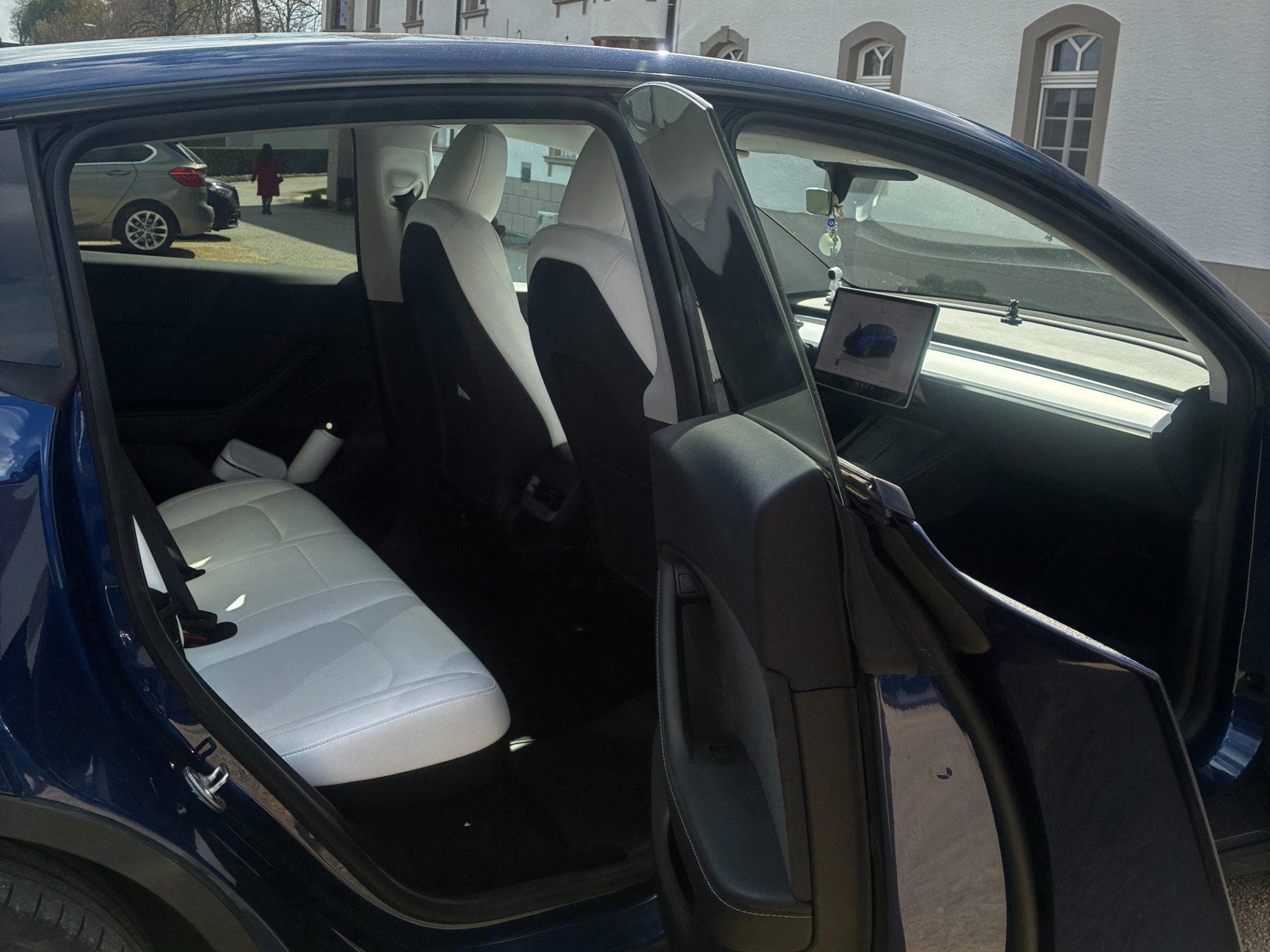 Tesla Model Y Propulsion (2023) - Photo 9