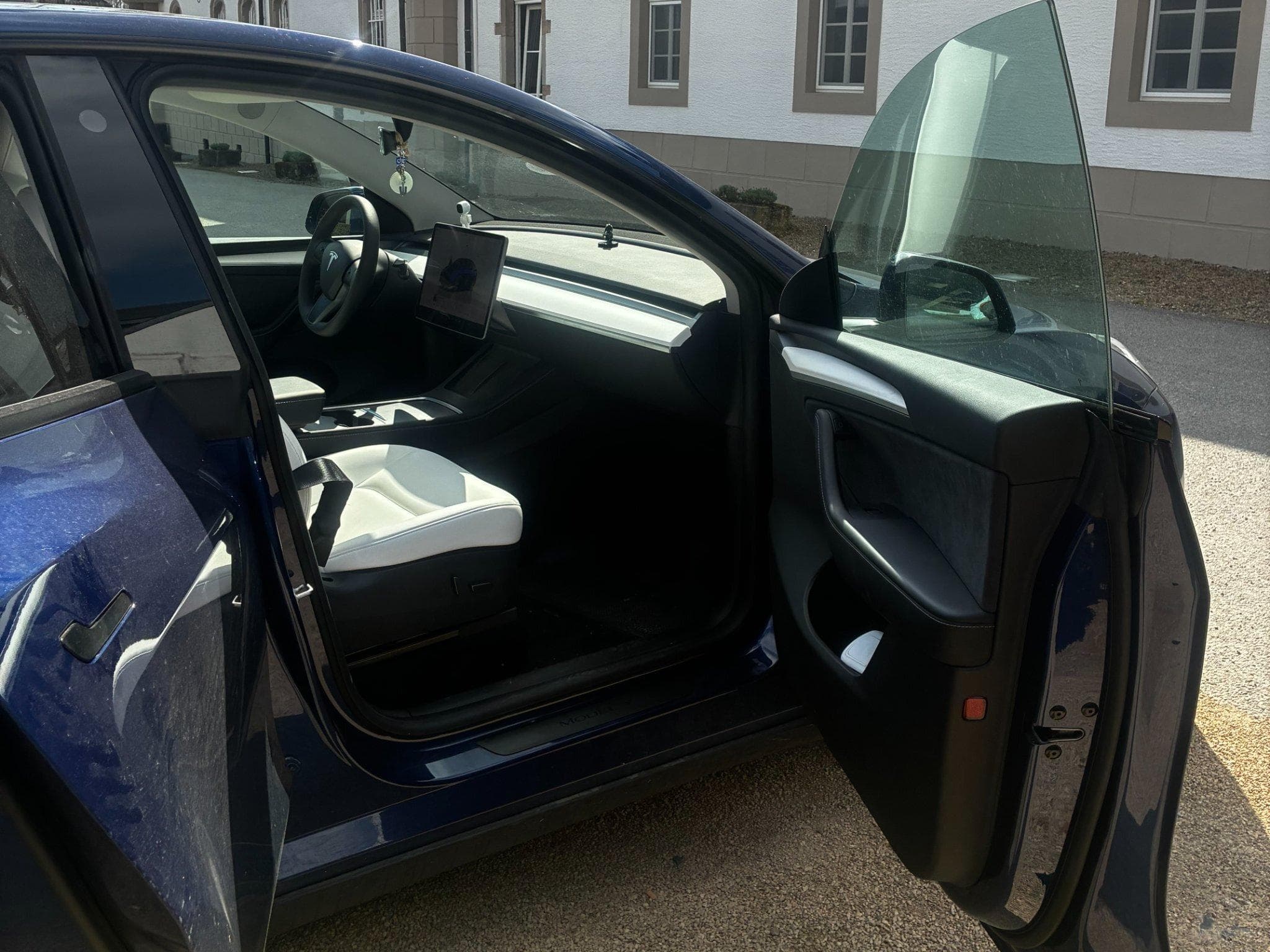 Tesla Model Y Propulsion (2023) - Photo 10