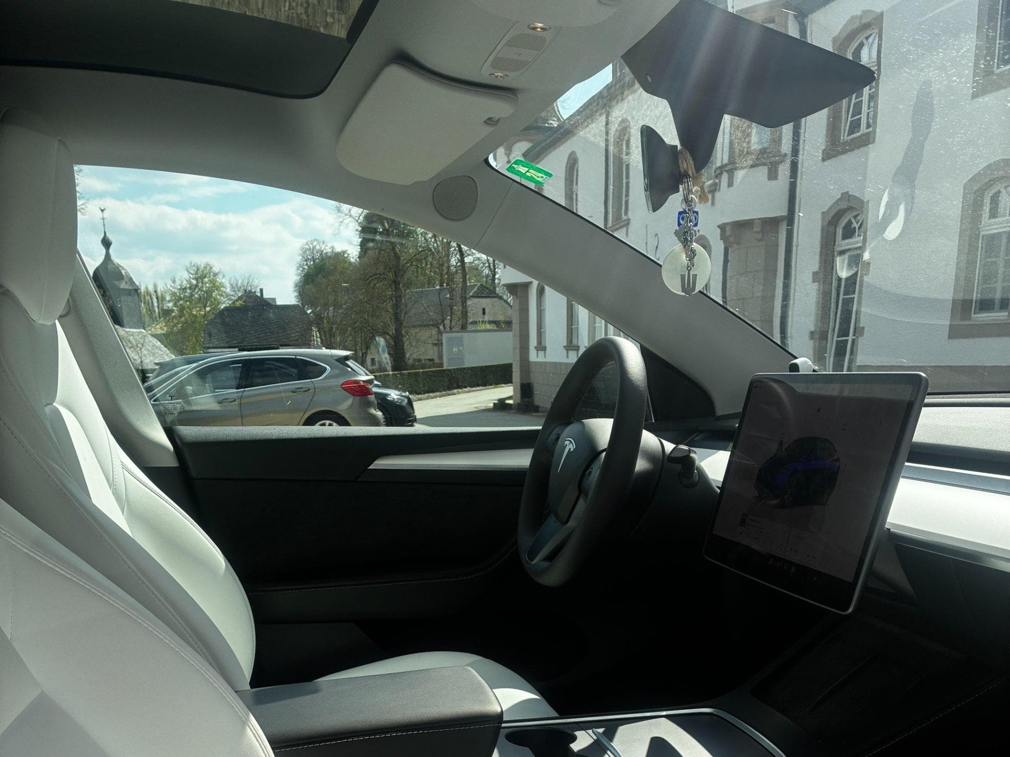 Tesla Model Y Propulsion (2023) - Photo 11