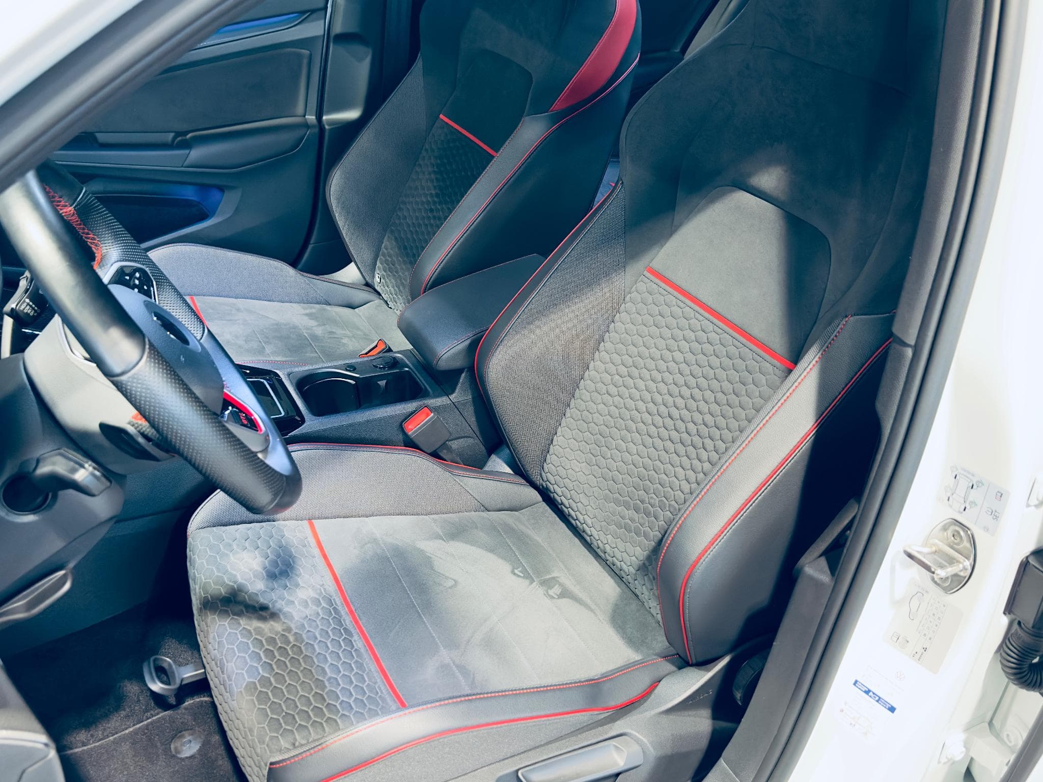 VW Golf GOLF VIII GTI CLUBSPORT DSG (2022) - Photo 8