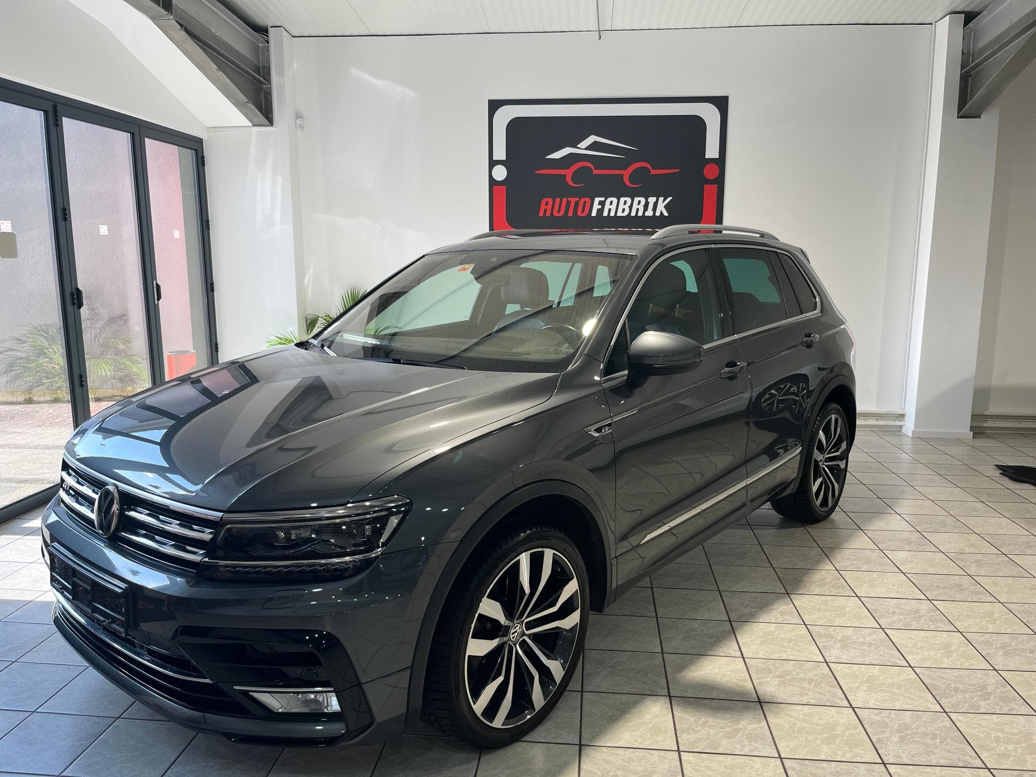 VW Tiguan 2.0 BI-TDI 240ch R-Line Carat 4Motion DSG CARPLAY (2017) - Photo 1