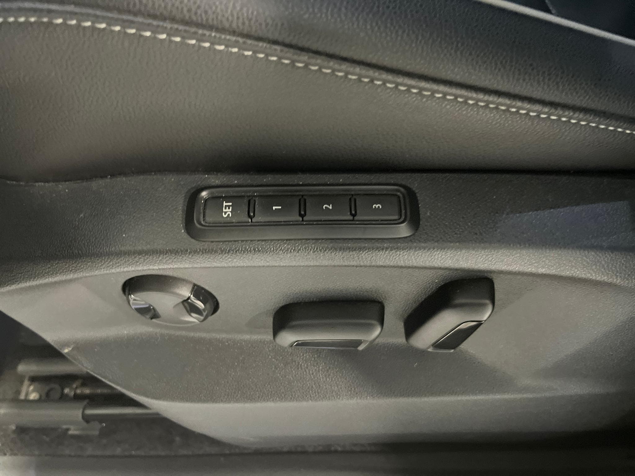 VW Tiguan 2.0 BI-TDI 240ch R-Line Carat 4Motion DSG CARPLAY (2017) - Photo 21