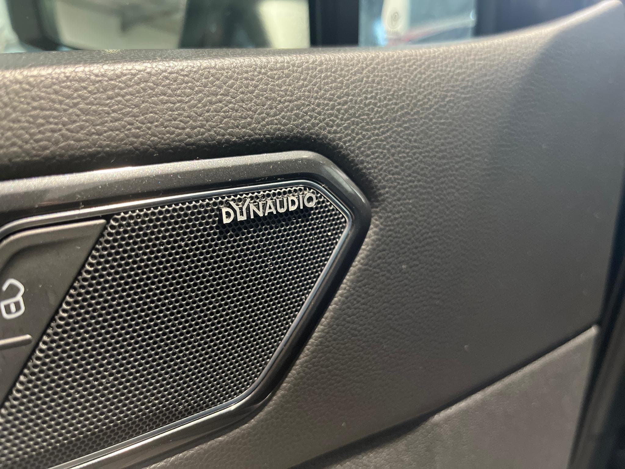 VW Tiguan 2.0 BI-TDI 240ch R-Line Carat 4Motion DSG CARPLAY (2017) - Photo 22