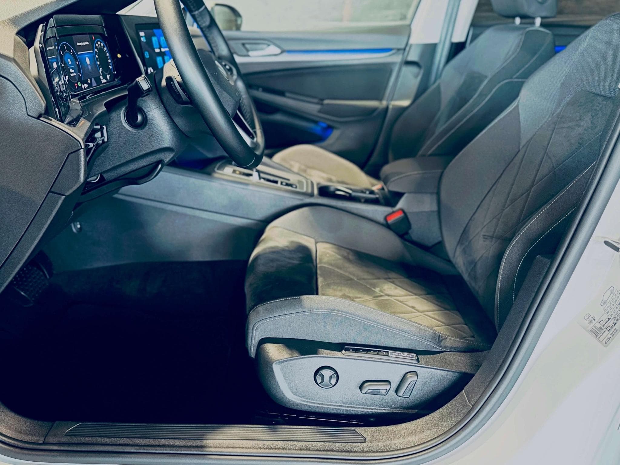 VW Golf GOLF VIII STYLE TDI DSG (2021) - Photo 7