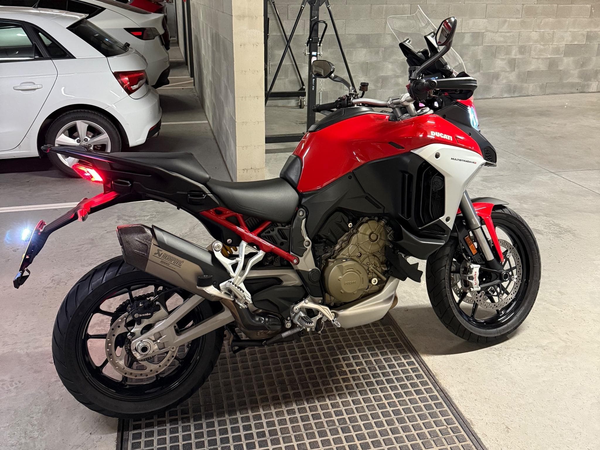Ducati Multistrada V4s Travel and Radar (2022) - Photo 1