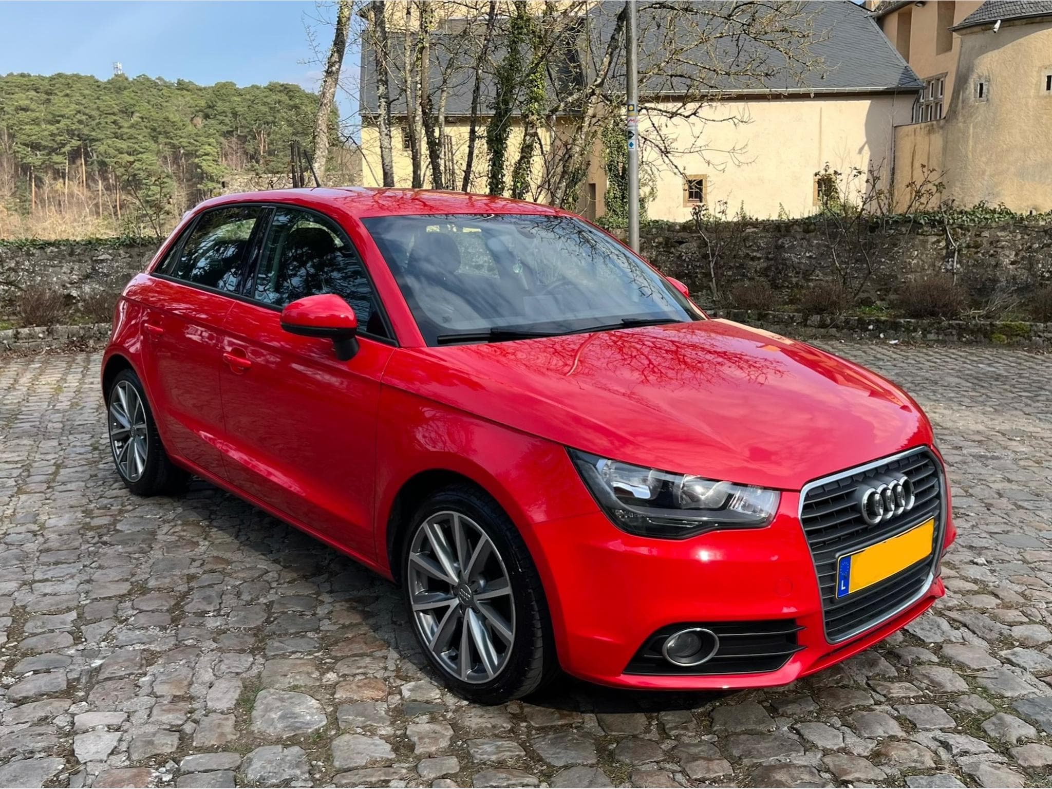 Audi A1 Sportback 1.6 TDI Ambition (2014) - Photo 2