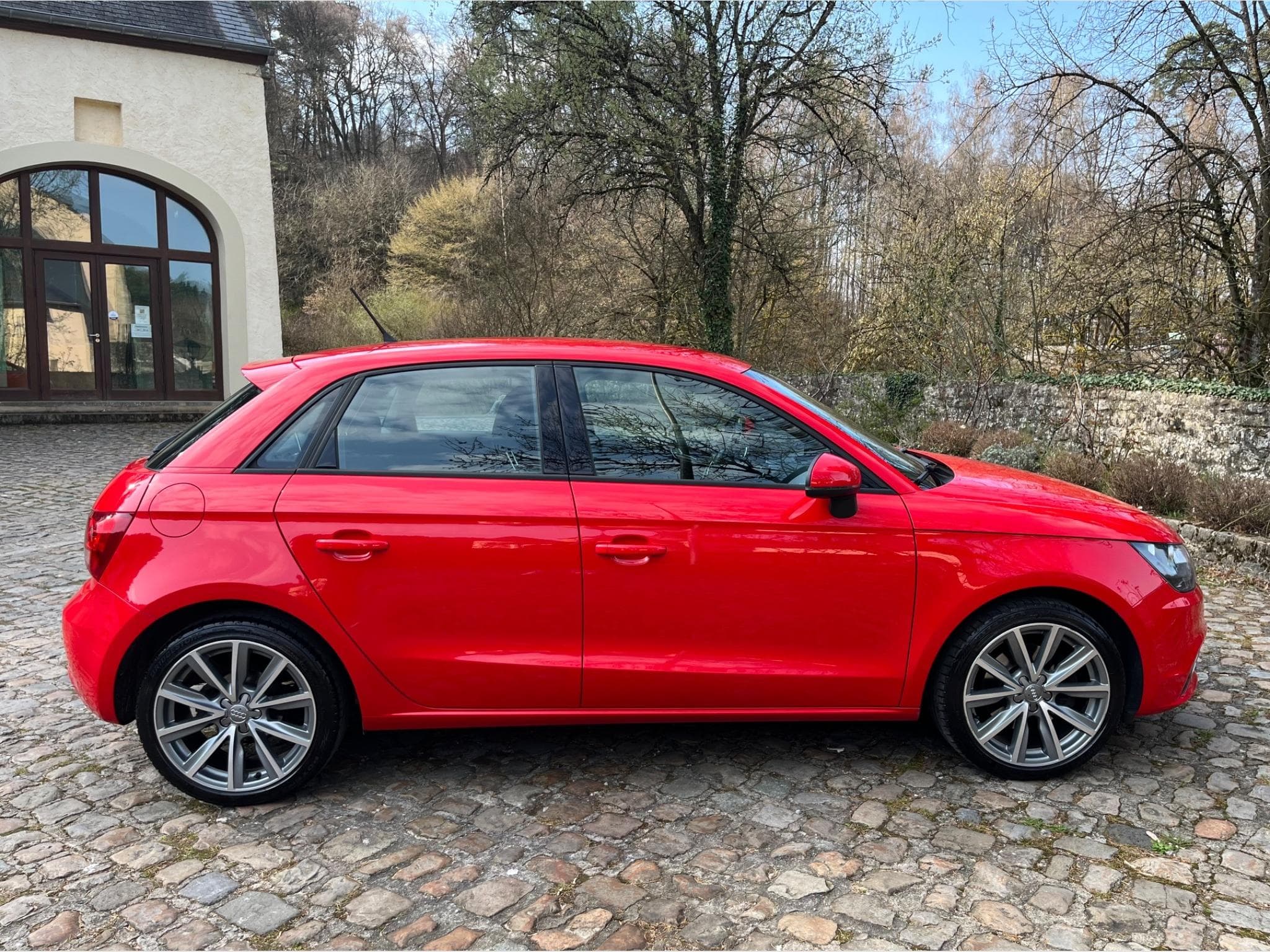 Audi A1 Sportback 1.6 TDI Ambition (2014) - Photo 3