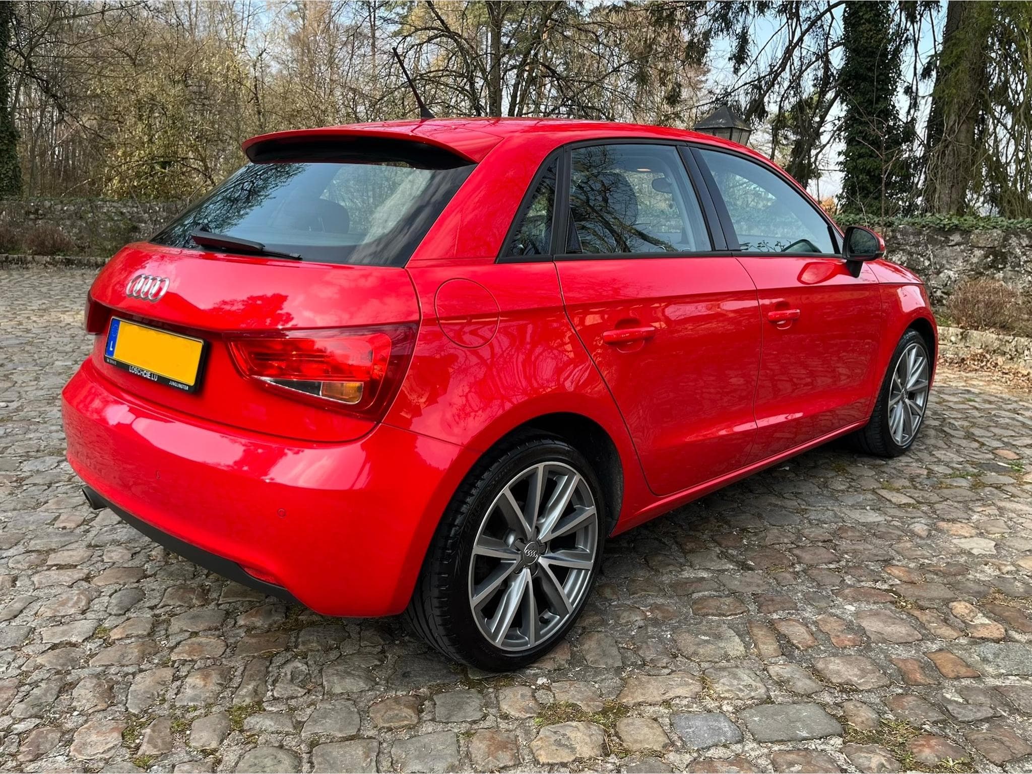 Audi A1 Sportback 1.6 TDI Ambition (2014) - Photo 4