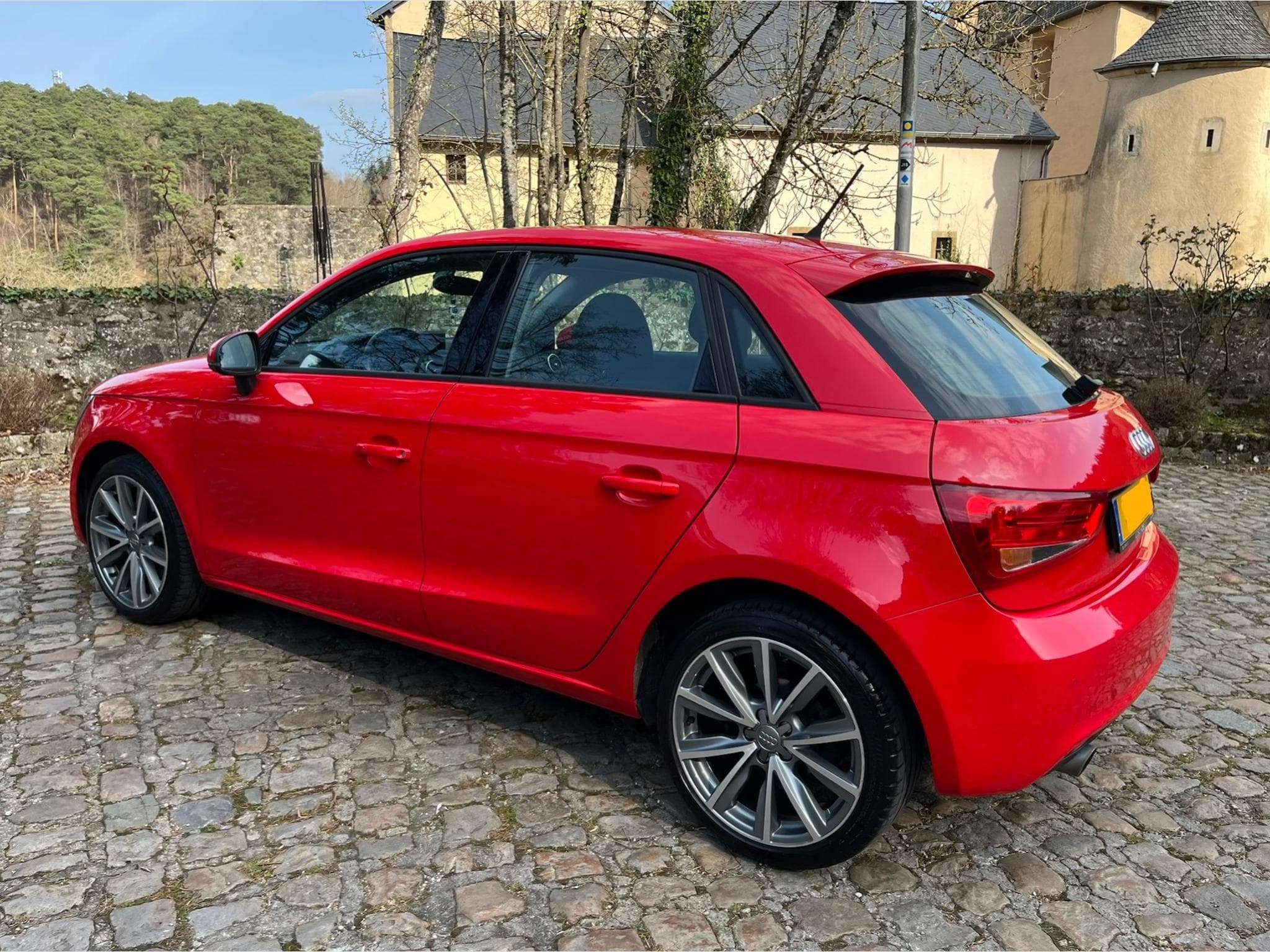 Audi A1 Sportback 1.6 TDI Ambition (2014) - Photo 5