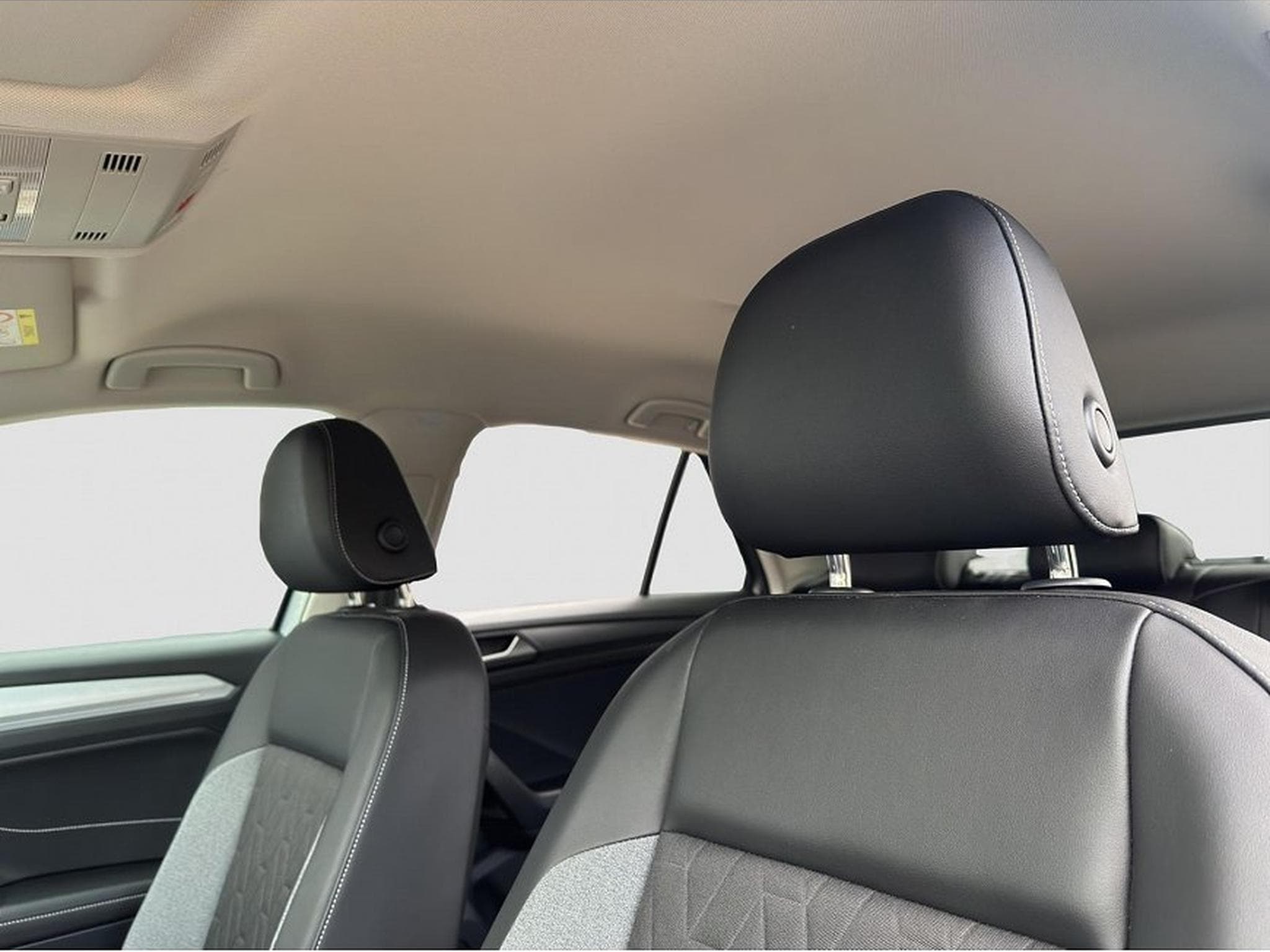 VW T-Roc (2025) - Foto 24