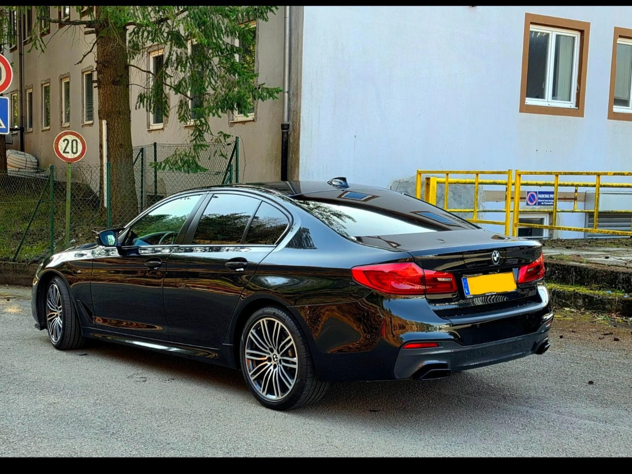 BMW 520 Pack M (2017) - Photo 2