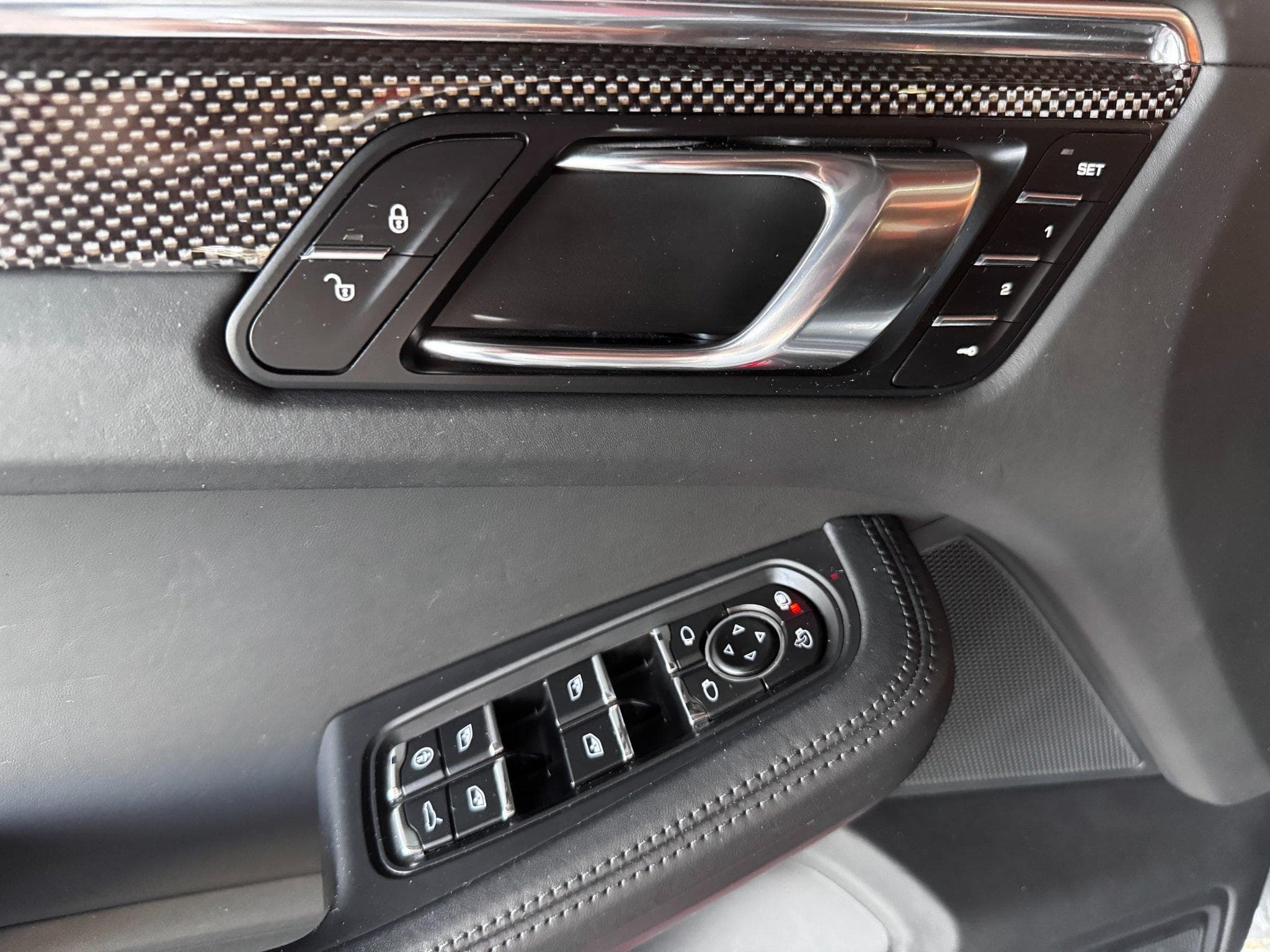 Porsche Macan Turbo (2017) - Photo 11