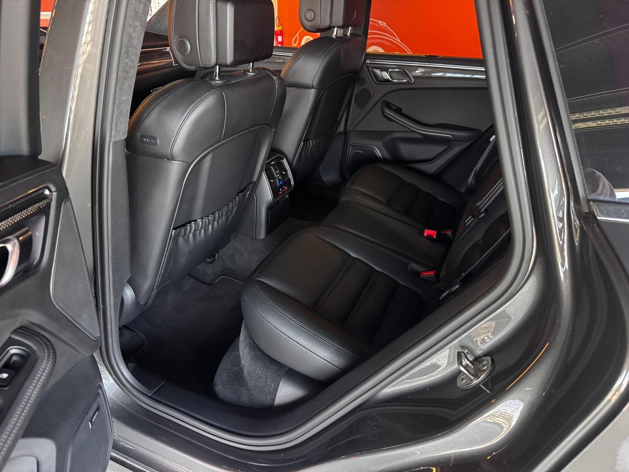 Porsche Macan Turbo (2017) - Photo 12