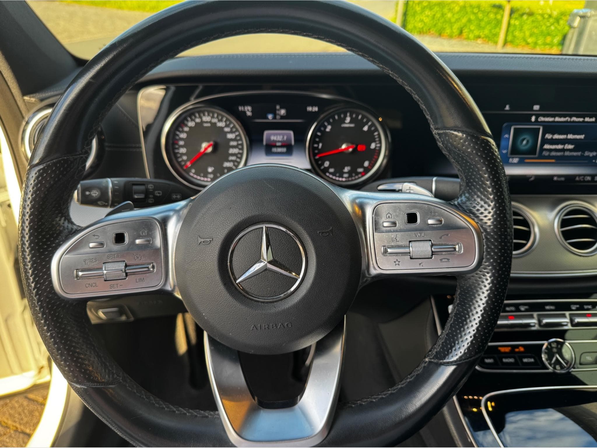 Mercedes E 400 AMG-Line (2019) - Photo 6